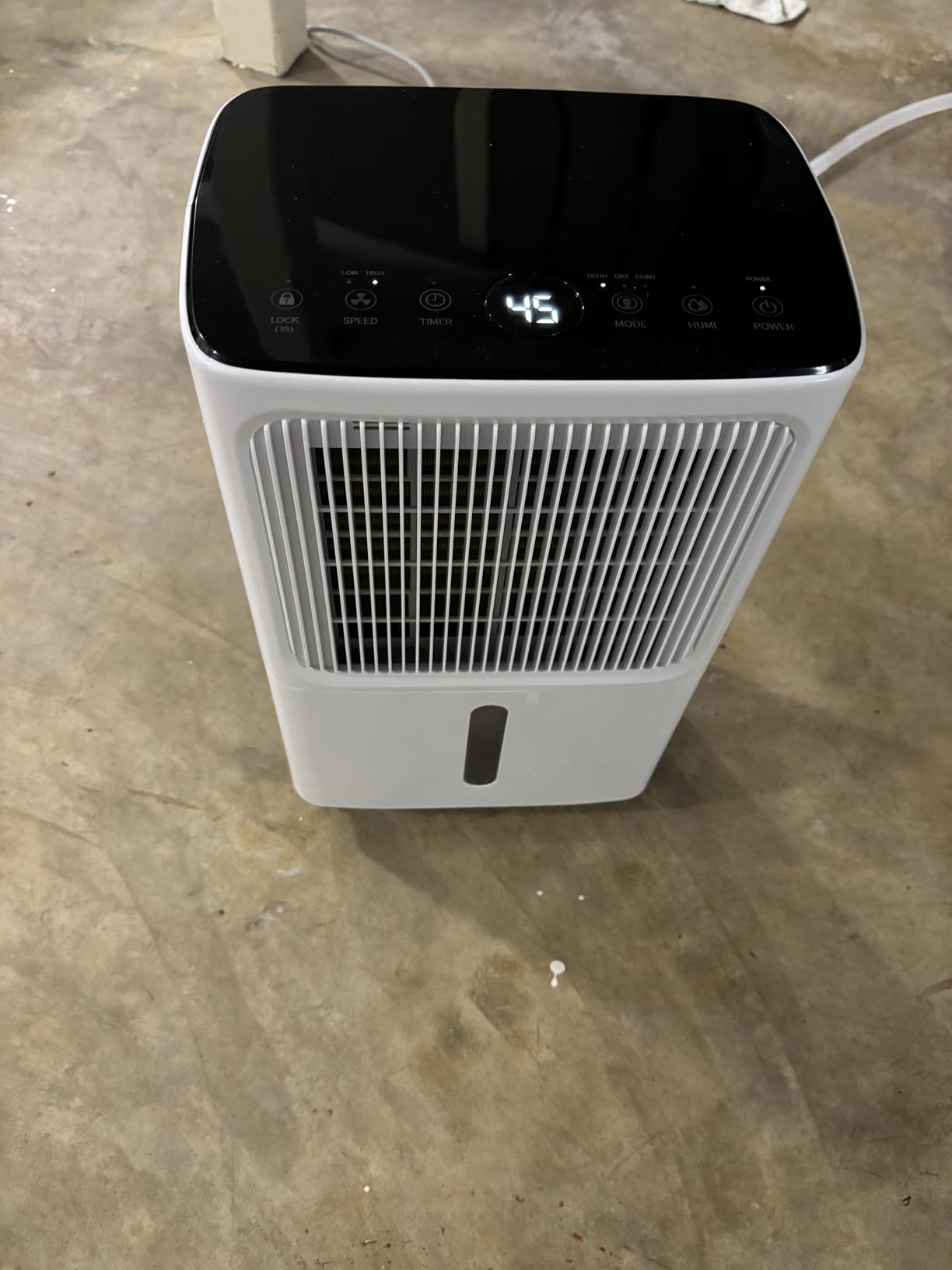 VEAGASO 34 Pint/D, 2500 Sq.Ft Dehumidifier for Basement with Drain Hose | Dehumidifiers for Home, Bathroom, Bedroom - 3 Modes, 24H Time, 40dB, 0.53 Gallon Water Tank, Intelligent Humidity Control customer photo 2