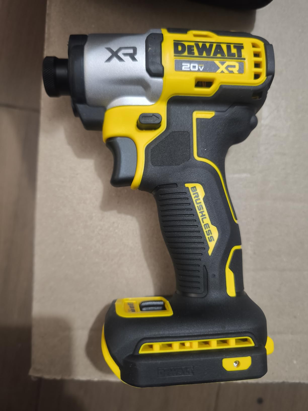 DEWALT 20V MAX 3-Speed Impact Driver with Battery and Charger (DCF845P1) customer photo 2