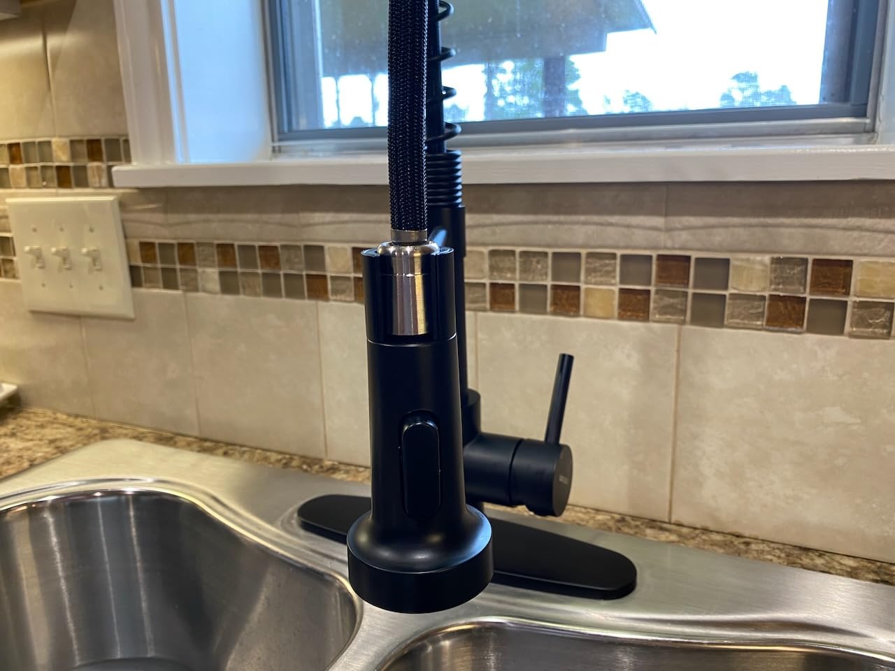 WEWE Touchless Kitchen Faucet, 2-Mode Sprayer, Matte Black, Pull-Down | 17-Inch Height, 360 Swivel, Deck Plate, SUS304, Fits 1- or 3-Hole Sinks, Ceramic Cartridge, Easy-Clean Nozzles customer photo 2