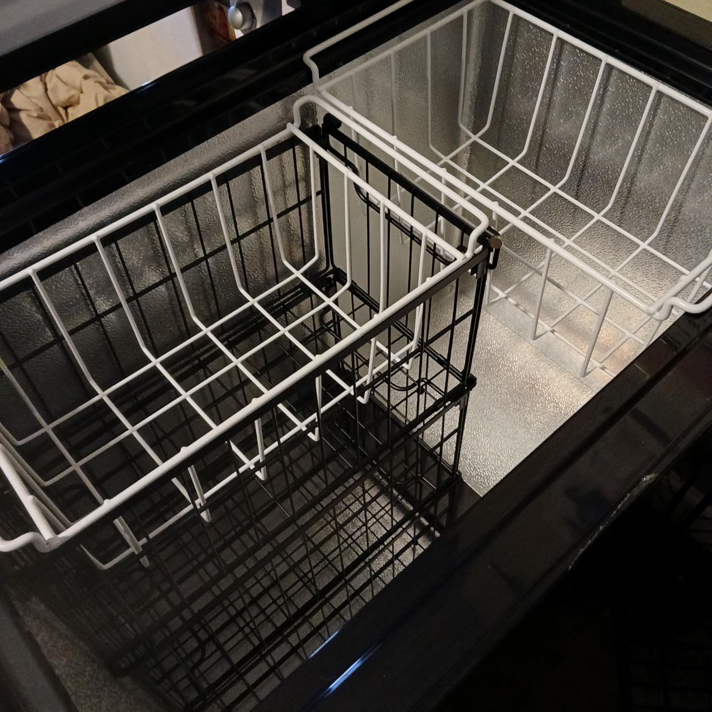 DEMULLER Chest Freezer 5.0Cubic Feet Deep Freezer Freestanding Freezers with 2 Removable Stainless Steel Basket, Mini Freezer Top Open Door Compact Freezer with Electronic Control 41℉ to -15℉BLACK customer photo 2