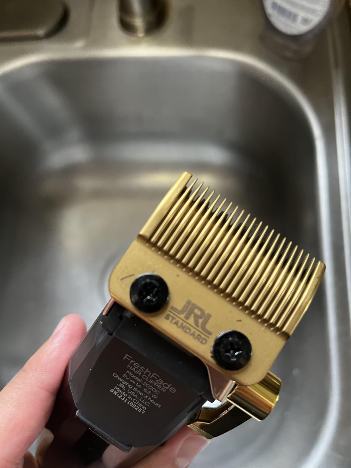 Amazon Series JRL Fresh Fade 2020C-G Clipper - Professional Hair Clippers w/Cool Blade Technology for Men's Grooming - Rechargeable Clippers w/LCD Display and Corrosion Proof (Gold) customer photo 2