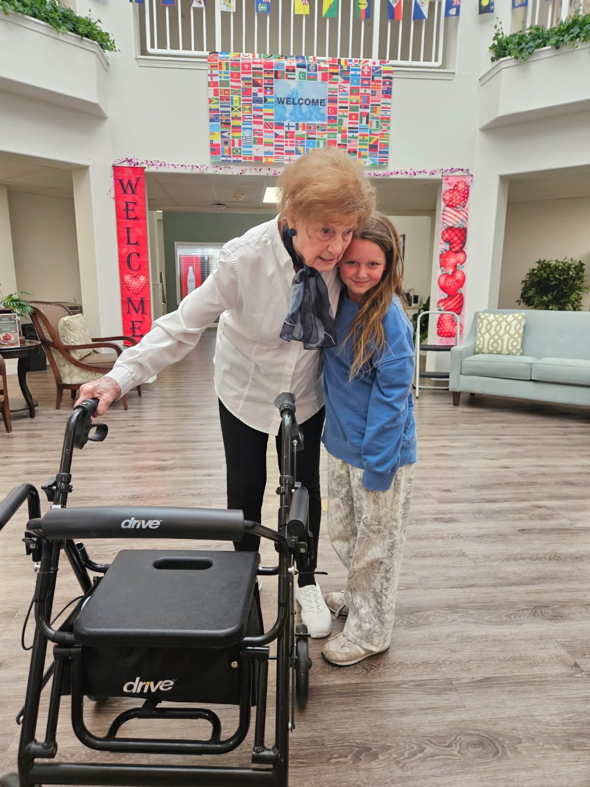 Helavo Upright Walker with Seat, Foldable Stand Up Walker with Rubber Tires | All Terrain Tall Standing Rollator, Padded Armrests, Height Adjustable, Aluminium Frame, 22.7 lbs, 300 lbs Capacity customer photo 2