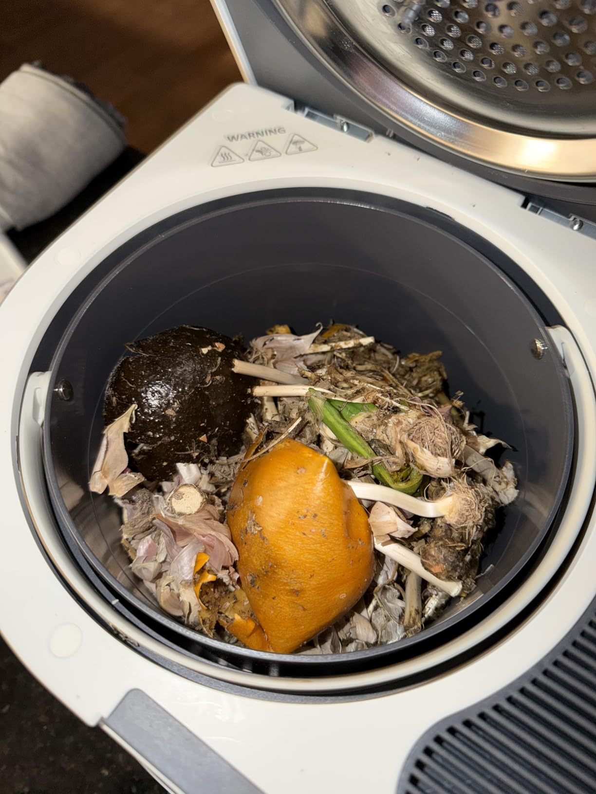 Food Cycler Eco 5 Award-Winning Kitchen Food Recycler | Indoor Composter Bin Alternative | Electric Countertop Food Disposer with Odorless 5L Indoor Food Waste Bin customer photo 1