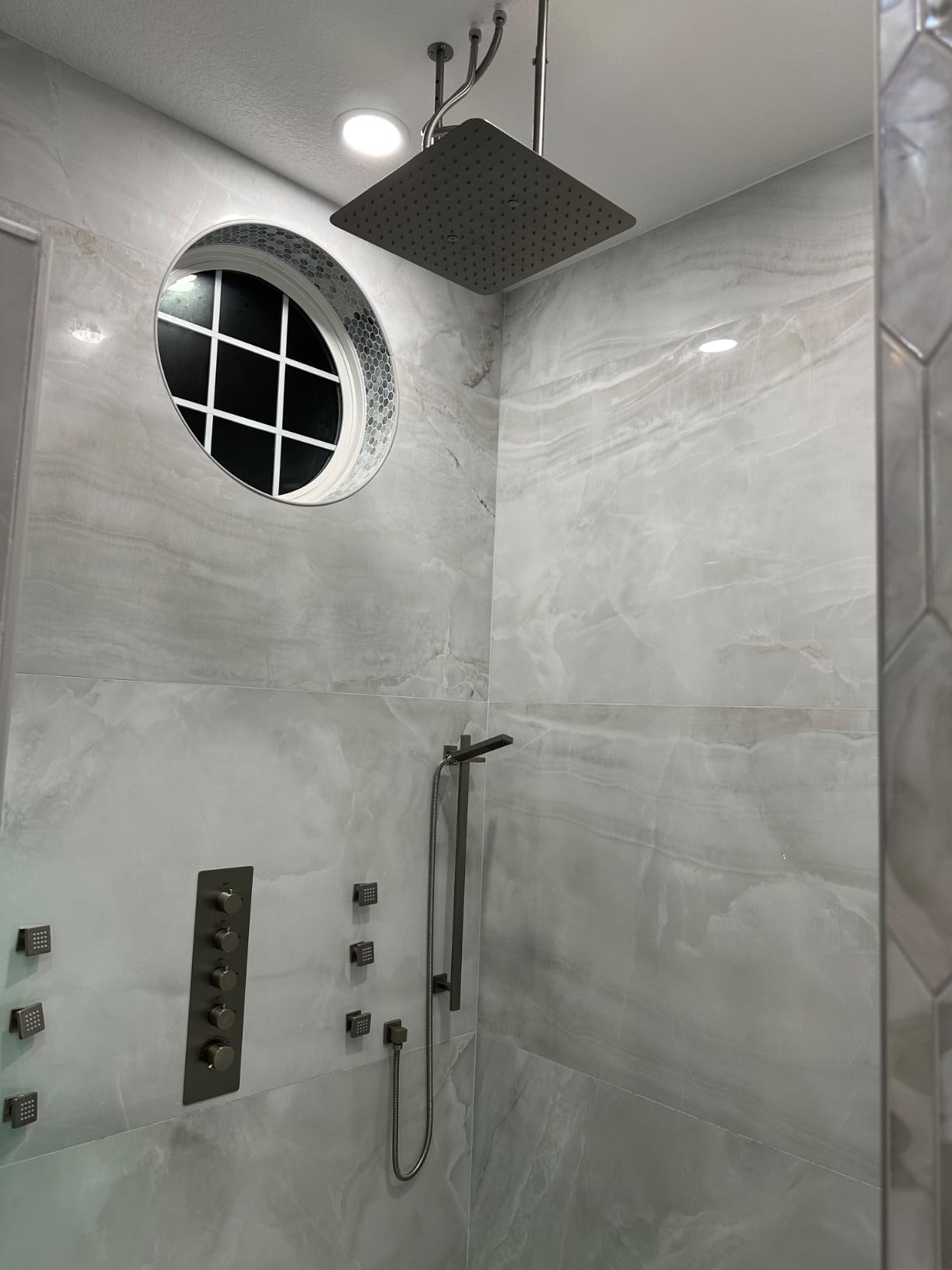 MONDAWE 16 Inch Thermostatic Shower System in Matte Black, Ceiling Mounted Rain and Mist Shower Head with Handheld Spray and 6 Body Jets, High Pressure Bathroom Shower Faucet Set, Solid Brass Valve customer photo 1