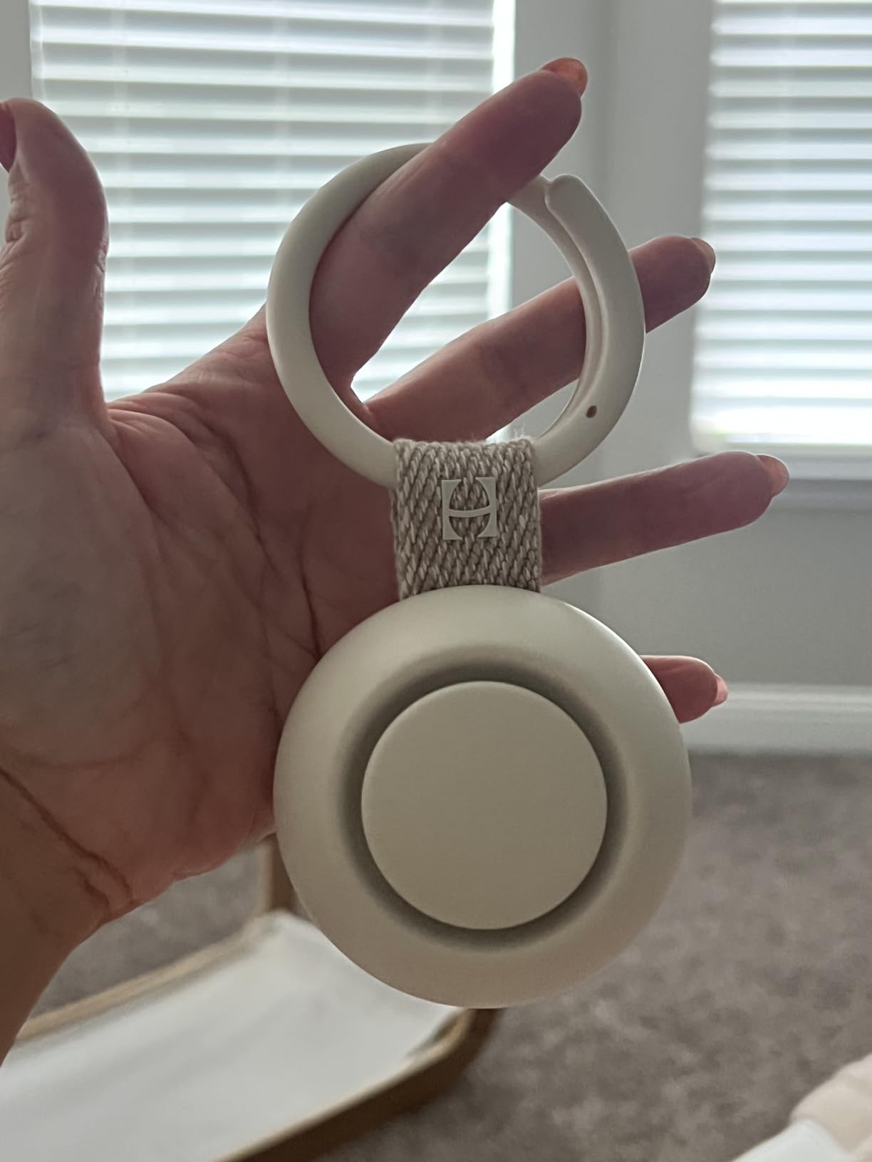 Hatch Go Portable Sound Machine & Sleep Soother for Babies & Kids (Putty) customer photo 1