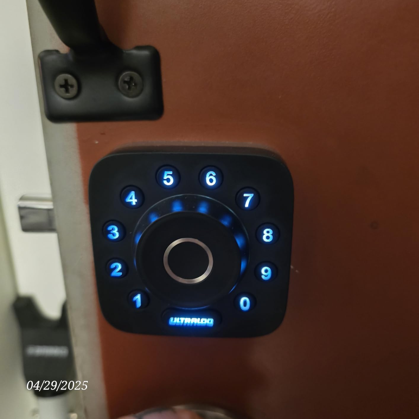 ULTRALOQ U-Bolt Pro WiFi Smart Lock with Door Sensor, Built in Wi-Fi Smart Deadbolt Lock for Front Door with Fingerprint ID, App Remote Control, Share Access, Auto Unlock, Auto Locking, Backlit Keypad customer photo 1