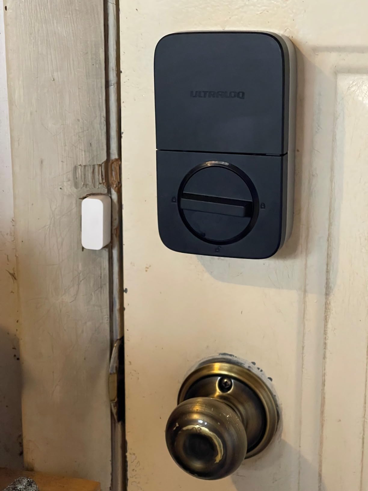 ULTRALOQ U-Bolt Pro WiFi Smart Lock with Door Sensor, Built in Wi-Fi Smart Deadbolt Lock for Front Door with Fingerprint ID, App Remote Control, Share Access, Auto Unlock, Auto Locking, Backlit Keypad customer photo 2
