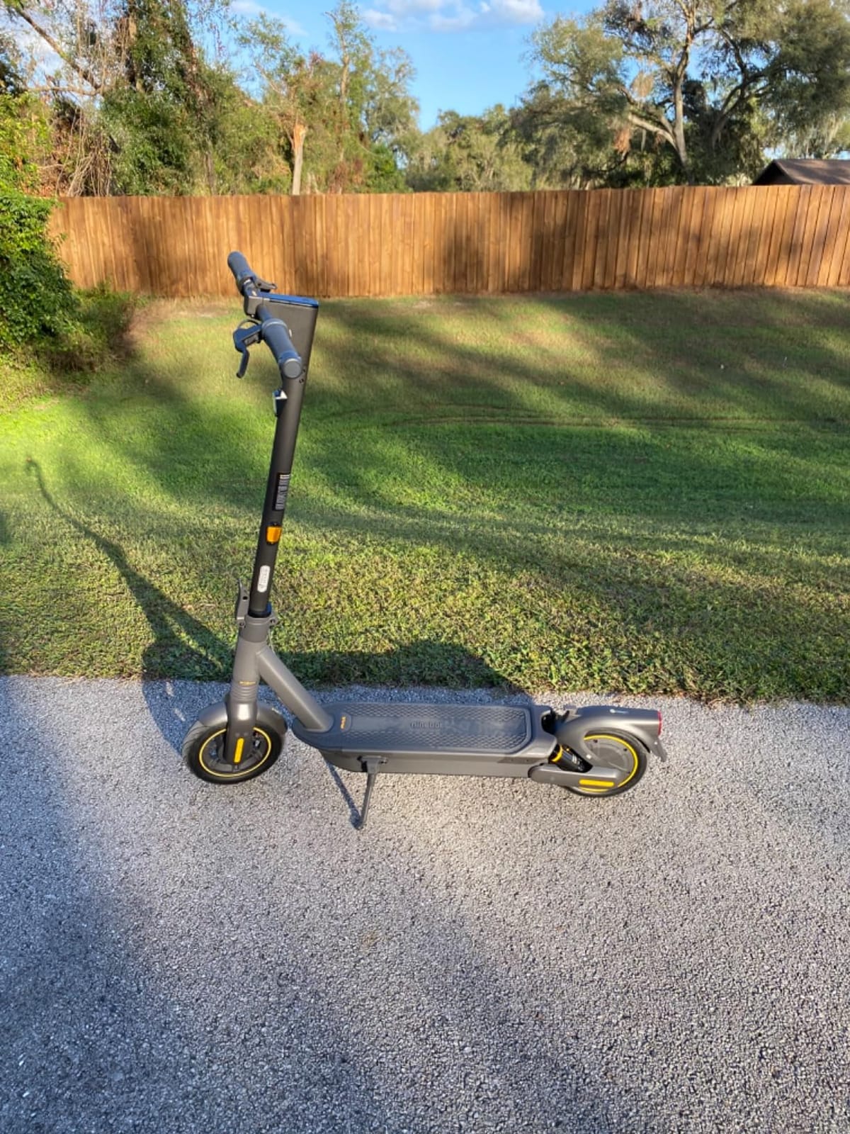 Segway Ninebot MAX Series Electric Scooter, Up to 22-28 MPH, Long Range, Dual Suspension & Braking System, Fast Charging, Scooter for Adults, UL-2272 2271 Certified (G2/G3) customer photo 2