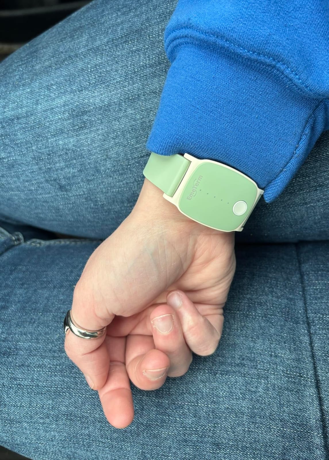 EmeTerm Explore Classic FDA-Cleared Anti-Nausea Wristband IP67 Waterproof Morning Motion Sickness Relief Band Rechargeable Classic Strap Design Drug Free Non-drowsy Without Side Effects Mint Green customer photo 2