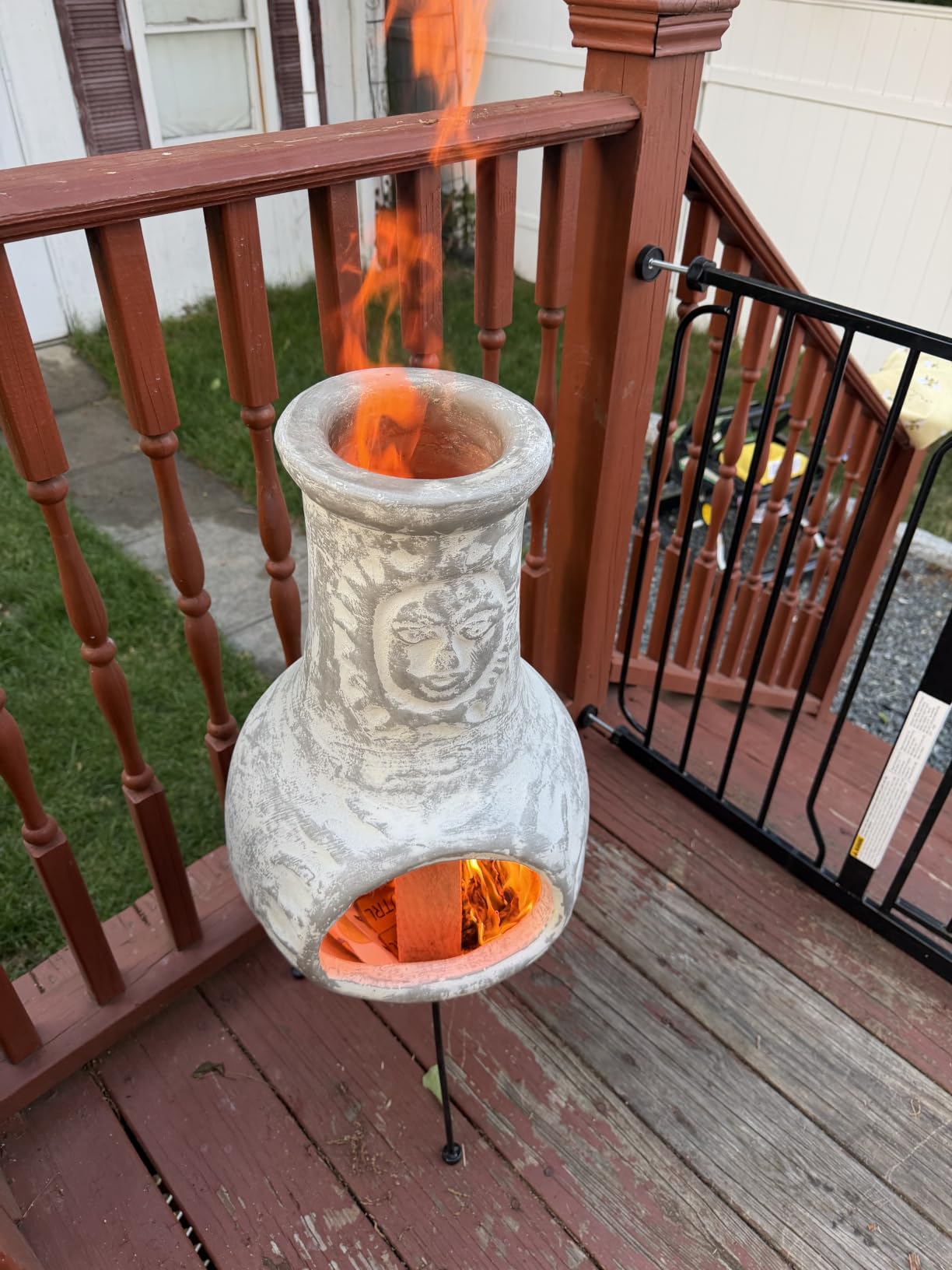 Wiosi Medium Chiminea Outdoor Fireplace Grey Clay Chimineas with Chimney Rain Lids and Solid Metal Stands - Grey Terracotta Chimenea - Rustic Fire Pit Chimnea 16 x 16 x 32-inch customer photo 2