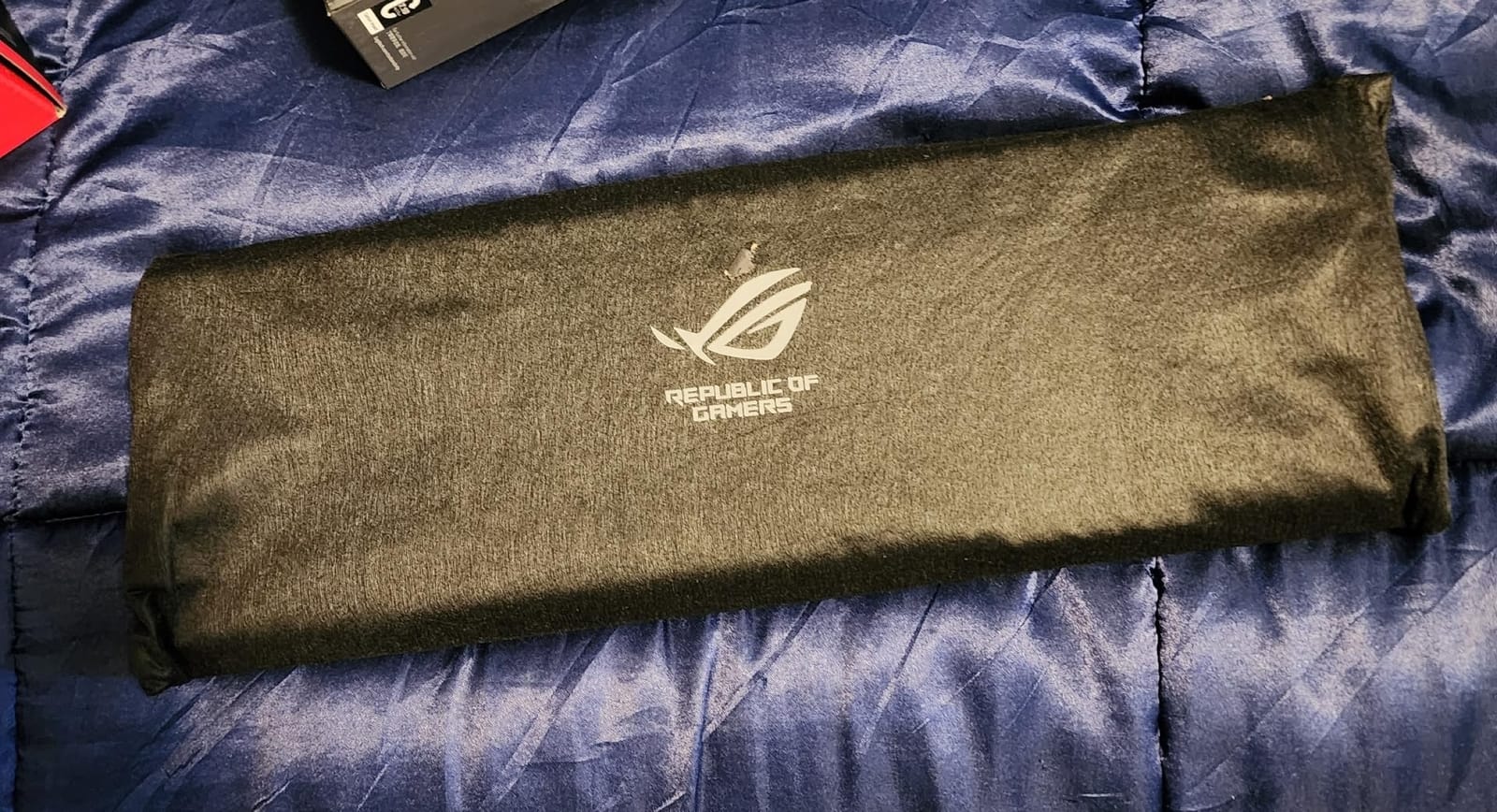 ASUS ROG Strix Scope II 96 Wireless Mechanical Gaming Keyboard - 96% Full-Size, Tri-Mode Connectivity, Hot Swappable Pre-lubed ROG NX Snow Linear Switches, PBT Keycaps, RGB, PC/Mac Support - Black customer photo 1