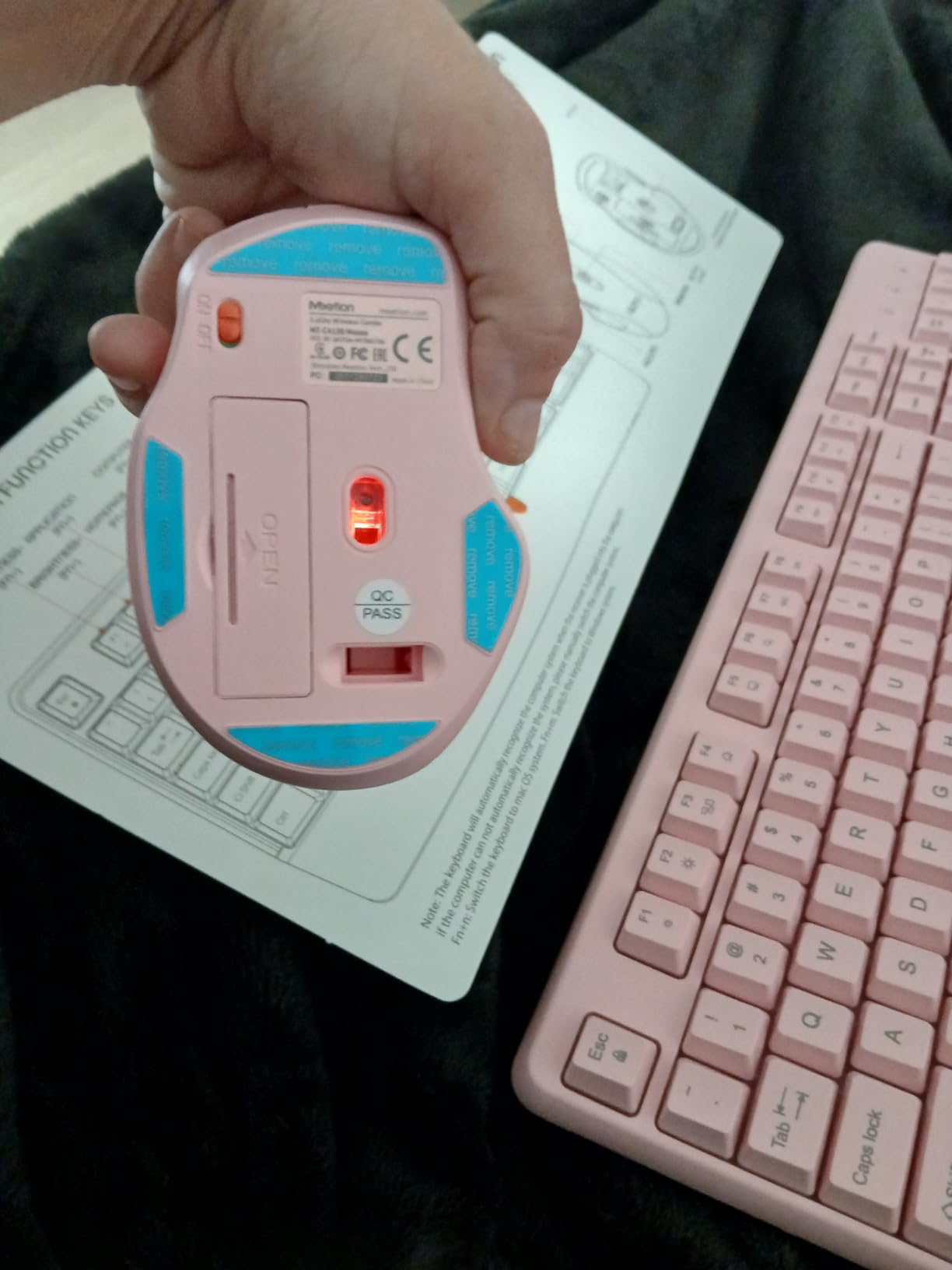 MEETION Wireless Keyboard and Mouse Combo, Full-Size with Wrist Rest, Pink | 2.4GHz USB receiver, 3 adjustable DPI mouse, comfortable typing, compatible with Windows, Mac, PCs and laptops customer photo 2