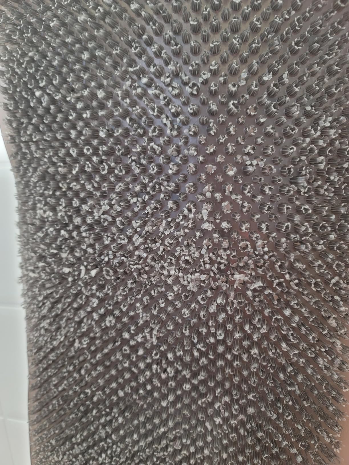 Yolife Shower Foot Scrubber Mat, Anti-Slip Bath Mat with Scrub Bristles, Soft Shower Foot Massager with Strong Suction Cups for Soothe Achy Feet, 25.6