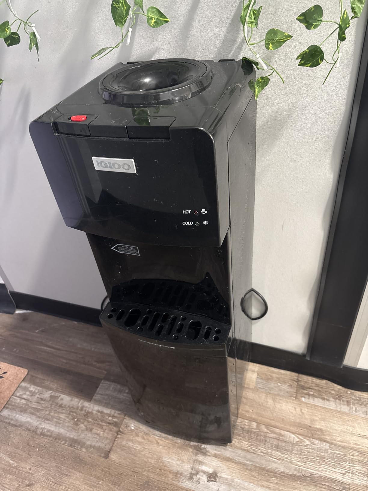 Igloo Top Loading Water Cooler with Removable Tray & Energy-Saving Features - Water Tower with Hot, Cold Temperature Settings- Water Dispenser Fits 3 & 5-Gallon Jugs with Child Safety Lock- Stainless customer photo 2