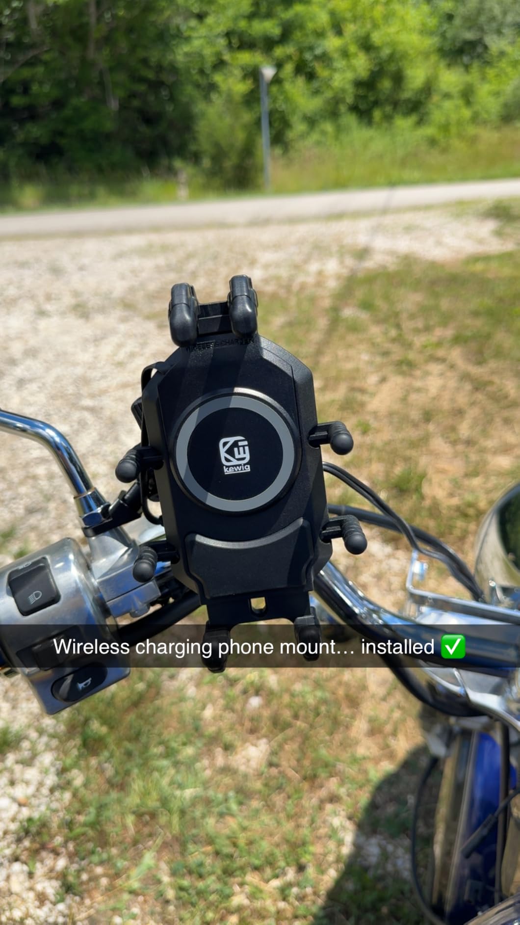 BRCOVAN Motorcycle Phone Mount with Qi Wireless & USB-C Charger | Qi 15W & PD 30W, Anti-Theft Handlebar Cellphone Holder with Vibration Dampener, Adjustable for 5.4-7.2'' Smartphone customer photo 2