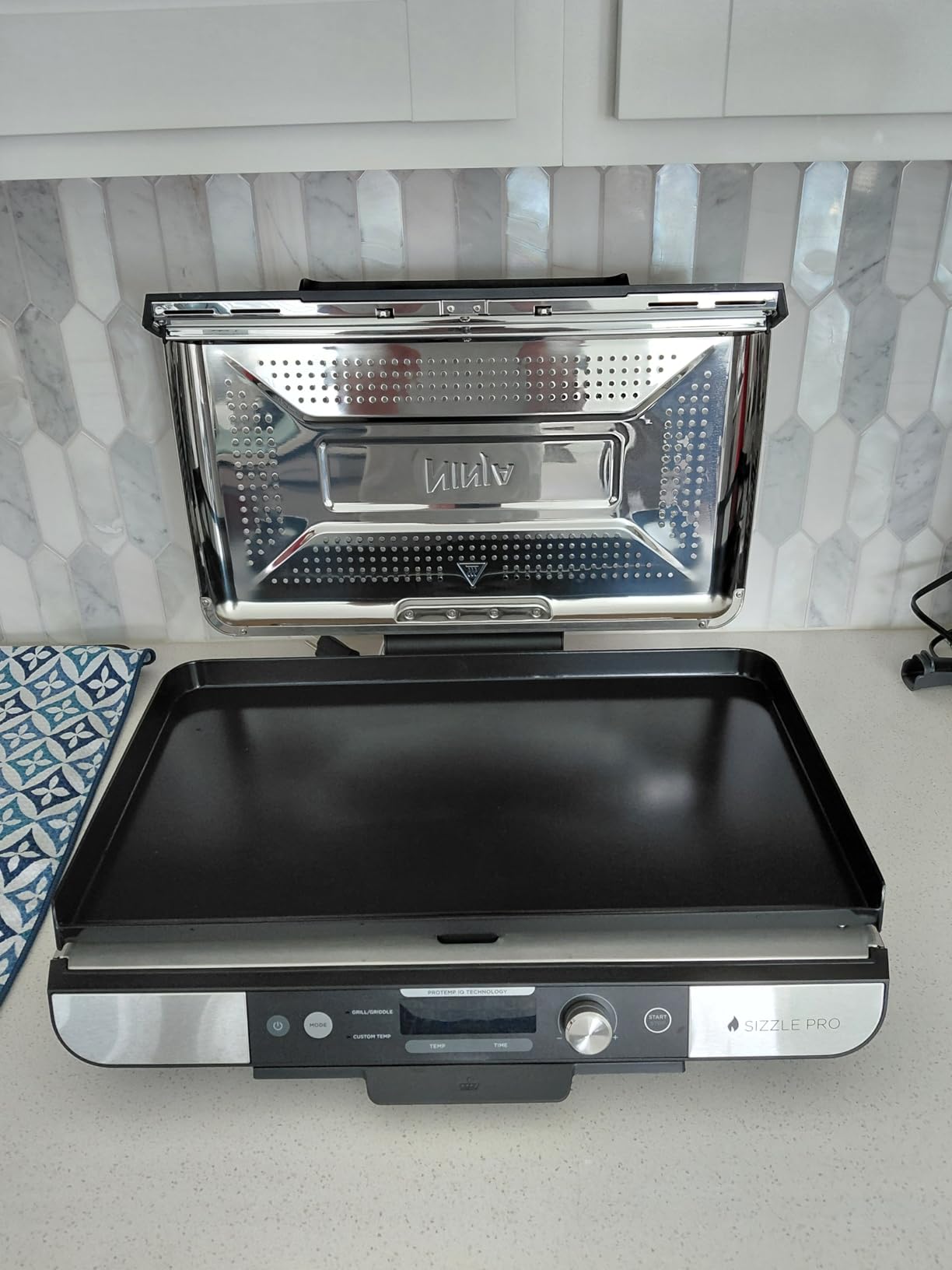 Ninja Sizzle Indoor Grill & Griddle, 14