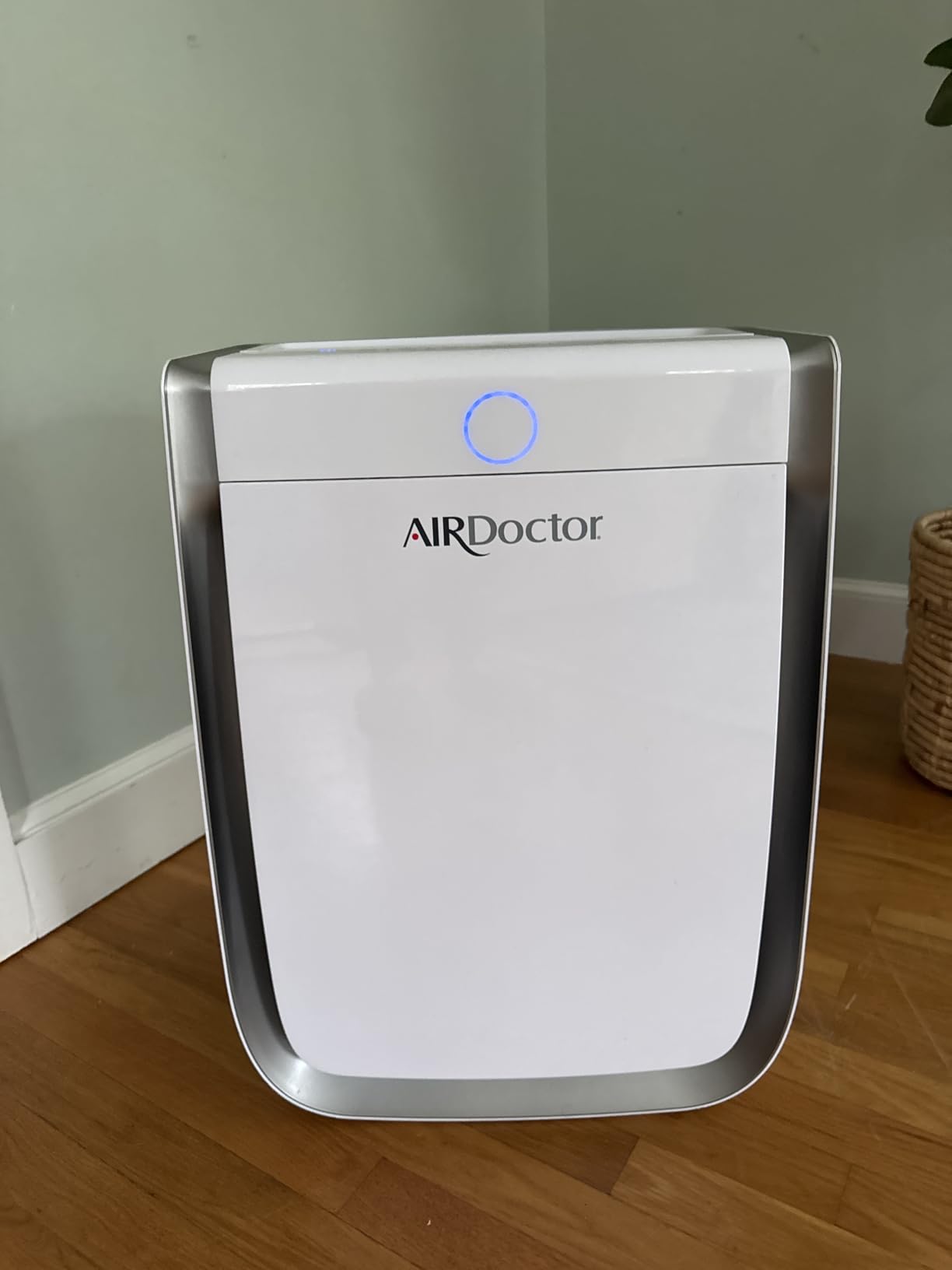 AIRDOCTOR AD3500 Air Purifier | Cleans Up to 2,520 ft2, Removes Smoke, Dust, Pet Hair, Odors, Pollen, Hospital-Grade UltraHEPA, Premium Carbon Filtration customer photo 2
