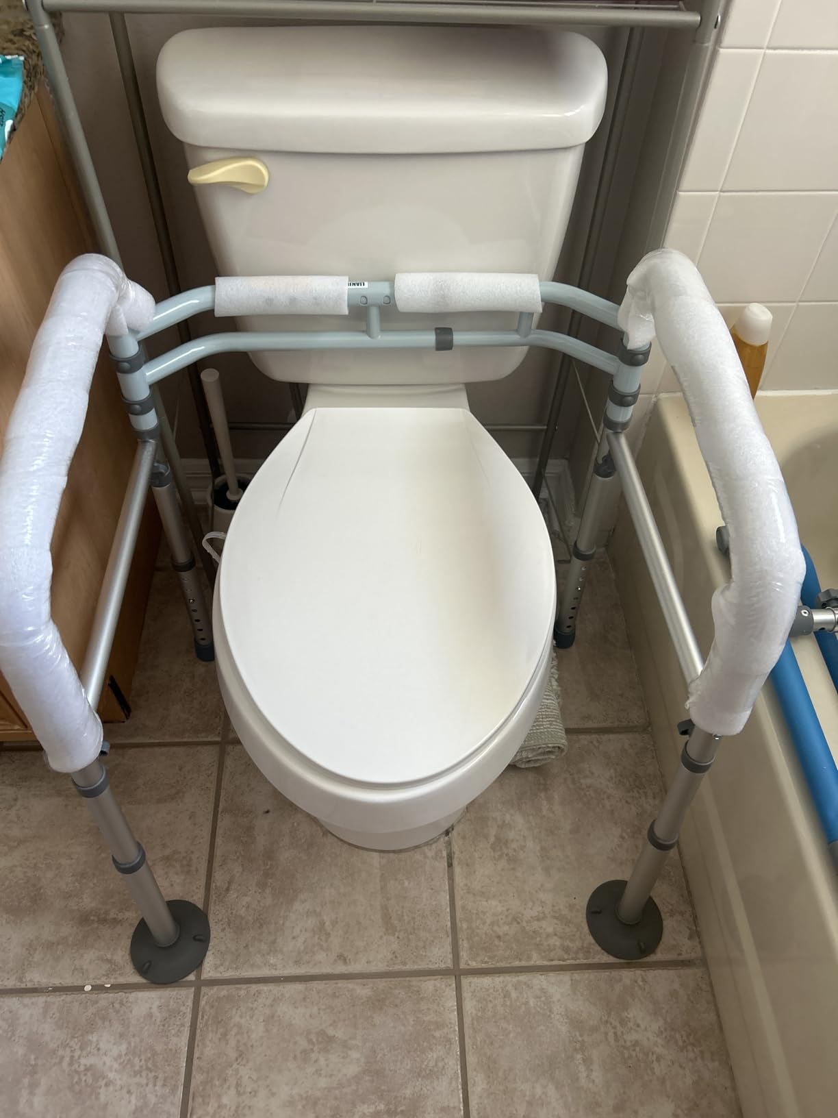 Lianjindun Toilet Safety Rails, 350 lbs, Adjustable Height & Width | Fits Most Toilets, Foldable Design, Aluminum Toilet Frame, Toilet Handles for Seniors, Disabled, Handicap customer photo 2