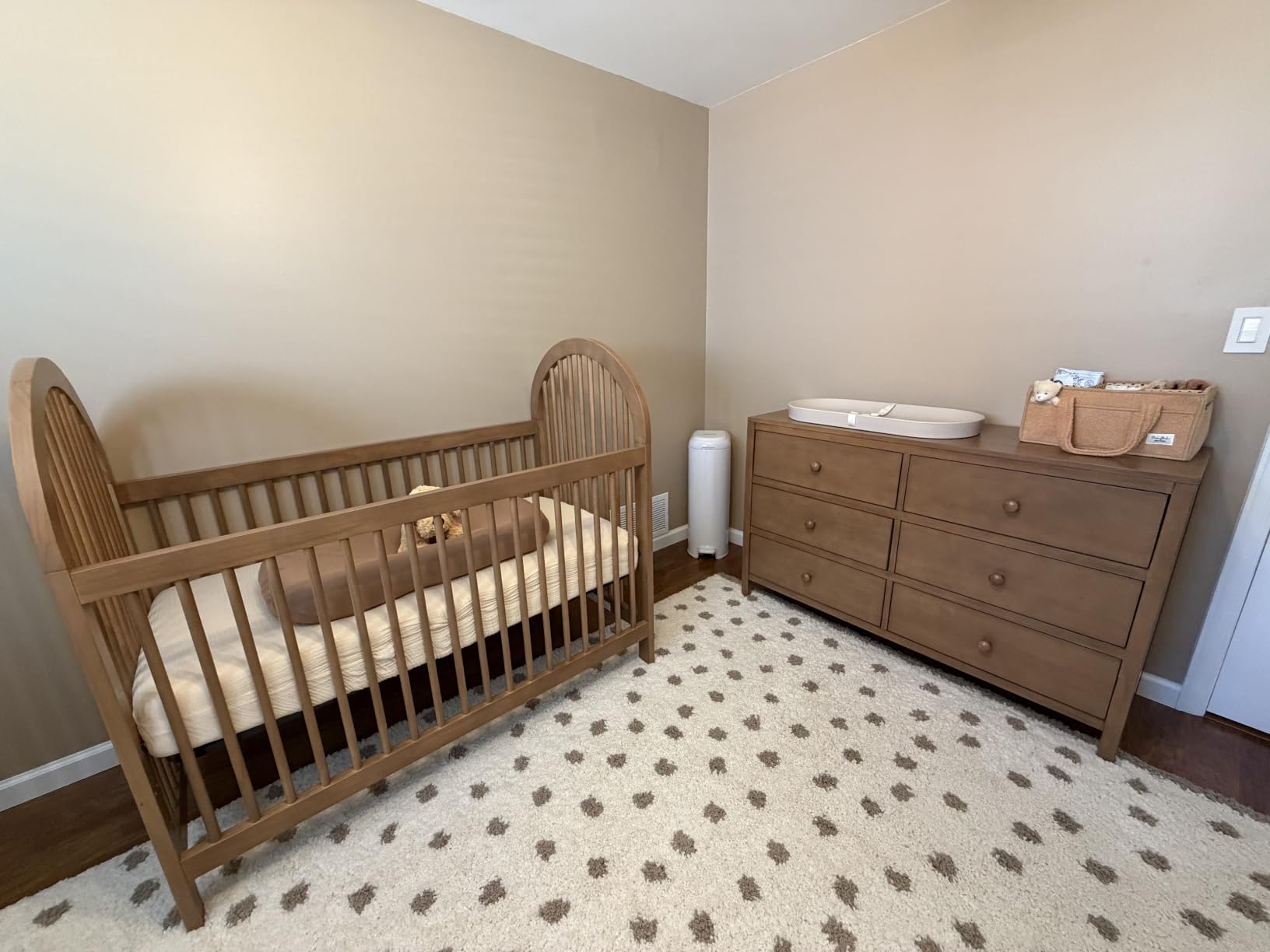 Soho Baby Everlee 6 Drawer Dresser, Honey Wood customer photo 2