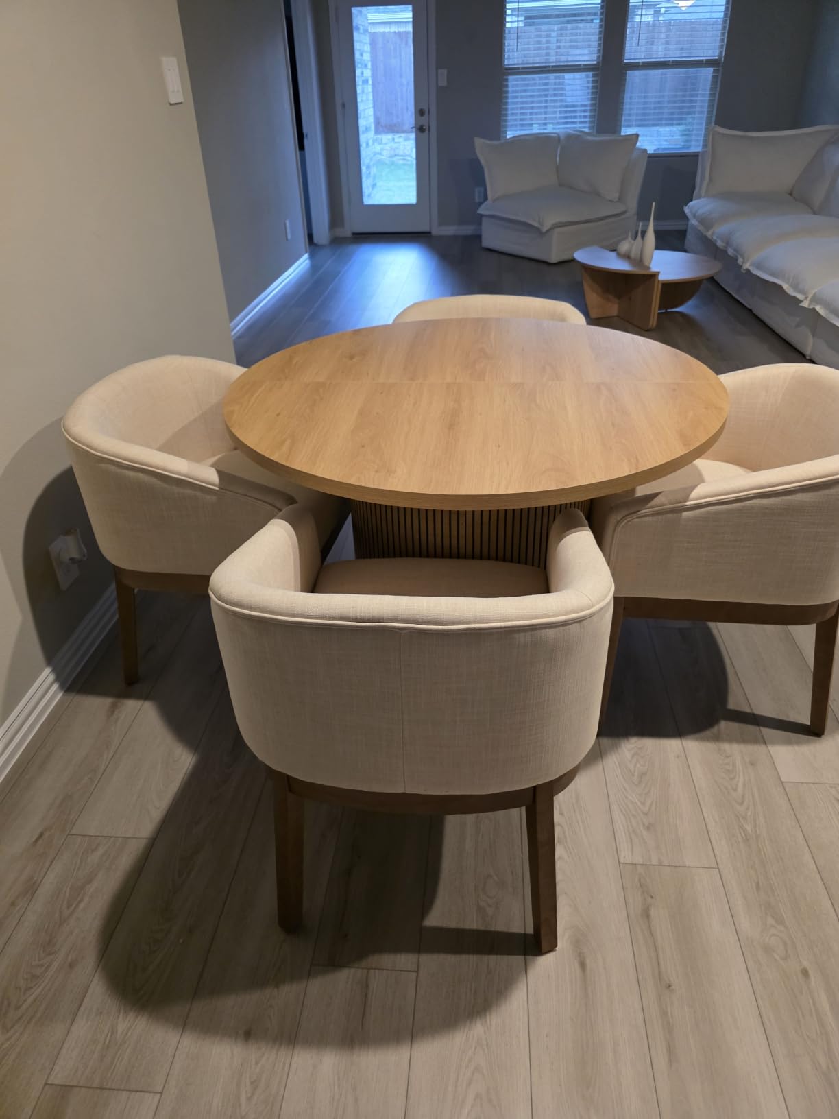 RIVOVA Upholstered Dining Chairs Set of 4 Modern Linen Dining Room Chairs Curved Back Kitchen Chairs with Black Wood Legs Barrel Accent Arm Chairs Mid-Century Farmhouse Side Chairs, Beige customer photo 2