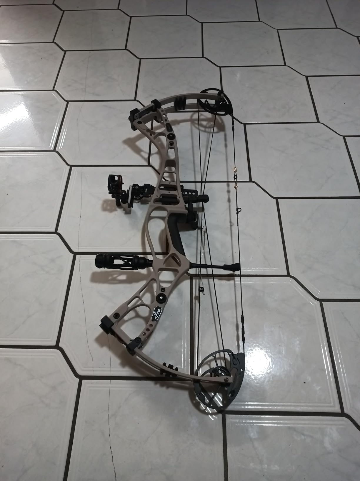 Sanlida Dragon 10 Flagship Top of The Line Hunting Compound Bow Kit for Adults, Standard Hunting Bow for Adults and Advanced Archers, IBO Speed 340 FPS, Limited Life-time Warranty, RH Only customer photo 1