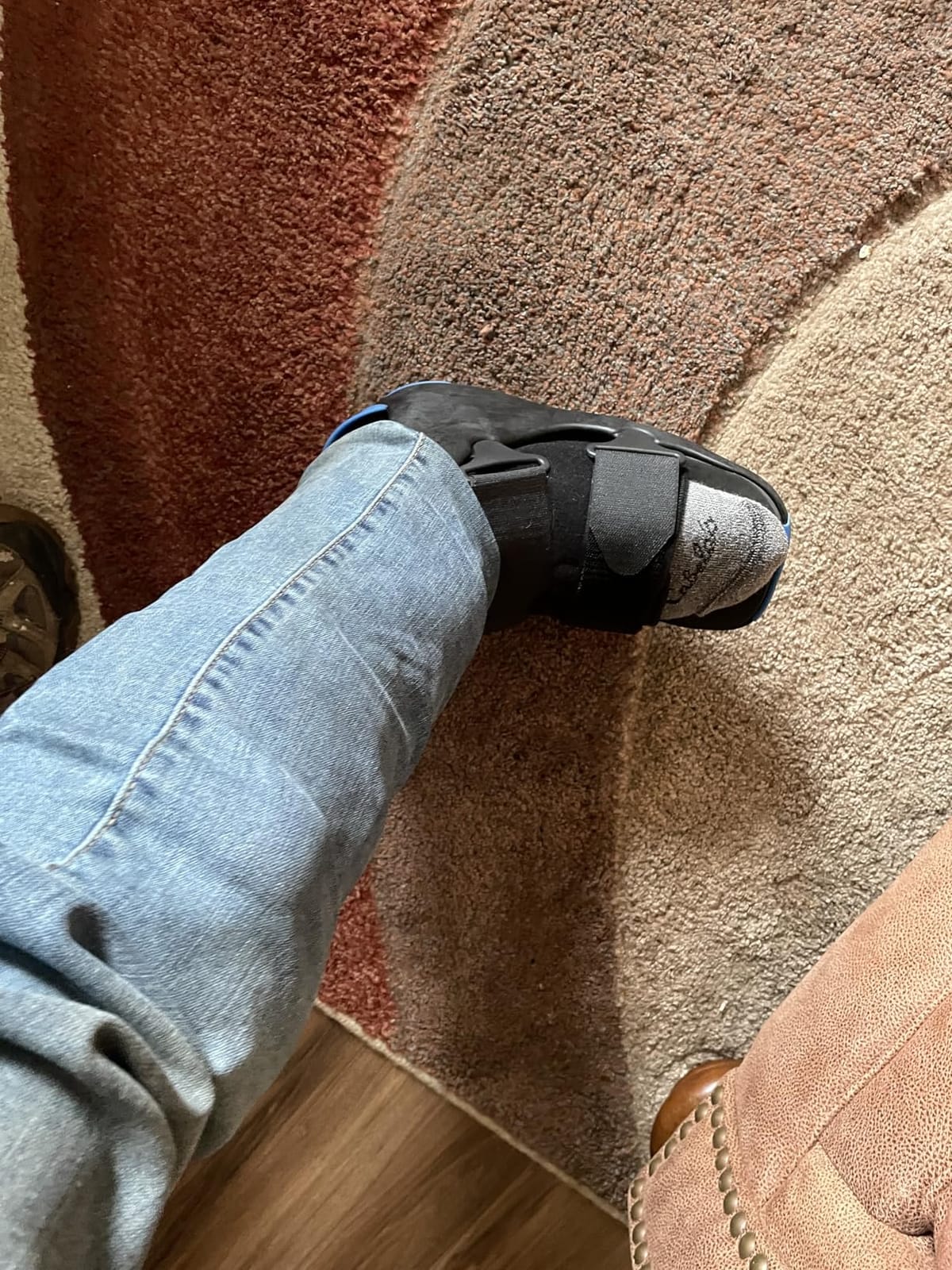 Ovation Medical Gen 2 Pneumatic Walking Boot - Lightweight, Low Profile CAM Walker Boot - Premium Medical Boot for Foot Injuries, Ankle Sprains, Fracture Recovery Support, & More (Standard, Medium) customer photo 1