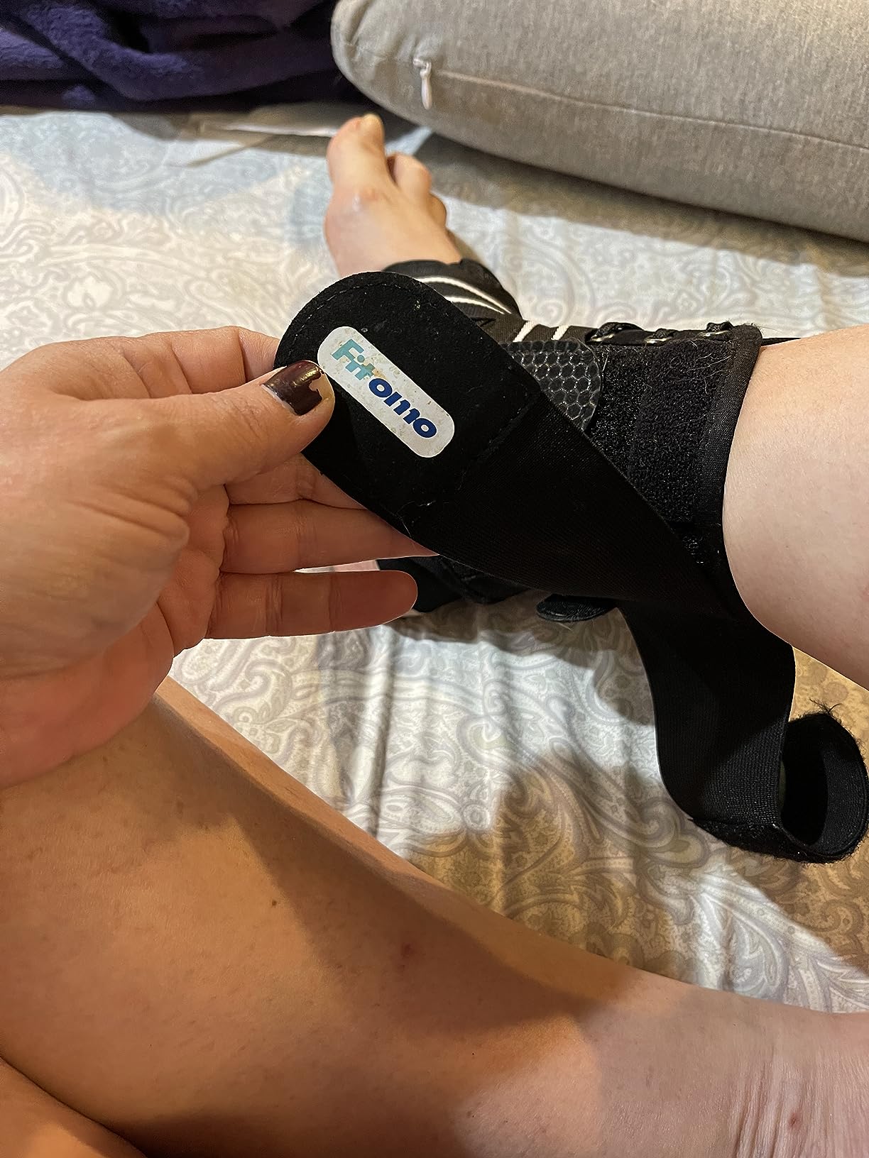 Quick Lace Up Ankle Brace for Women Men with Removable Side Splints, Adjustable Ankle Support for Sprained Ankle Injury Recovery customer photo 2