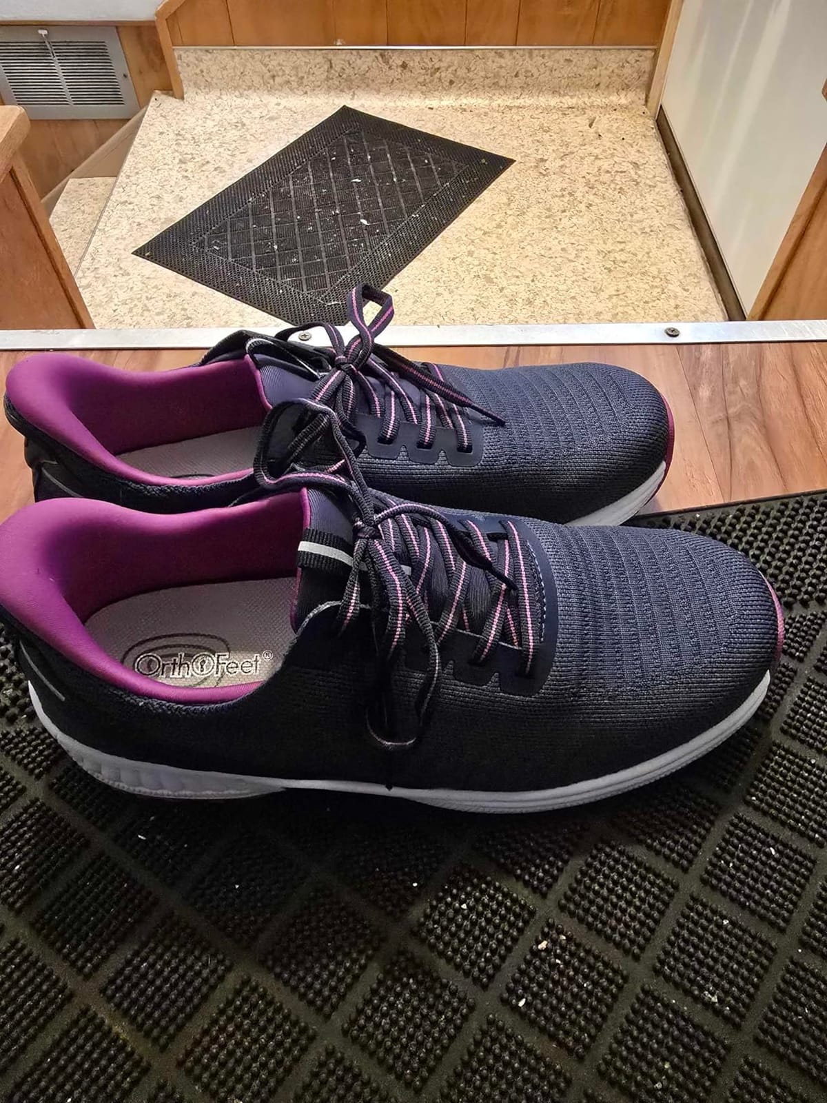 Orthofeet Kita Orthopedic Women's Sneaker customer photo 1