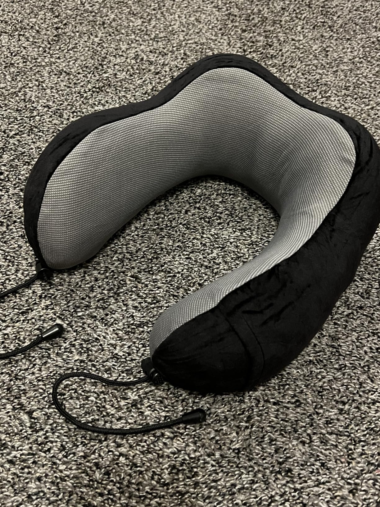 CloudBliss Travel Pillow for Airplane, Memory Foam Neck Pillow for Travel, Compact Flight Pillow with Eye Mask, Earplugs, Carry Bag, Travel Neck Pillow for Long Flight Sleep, Plane Accessories, Black customer photo 2