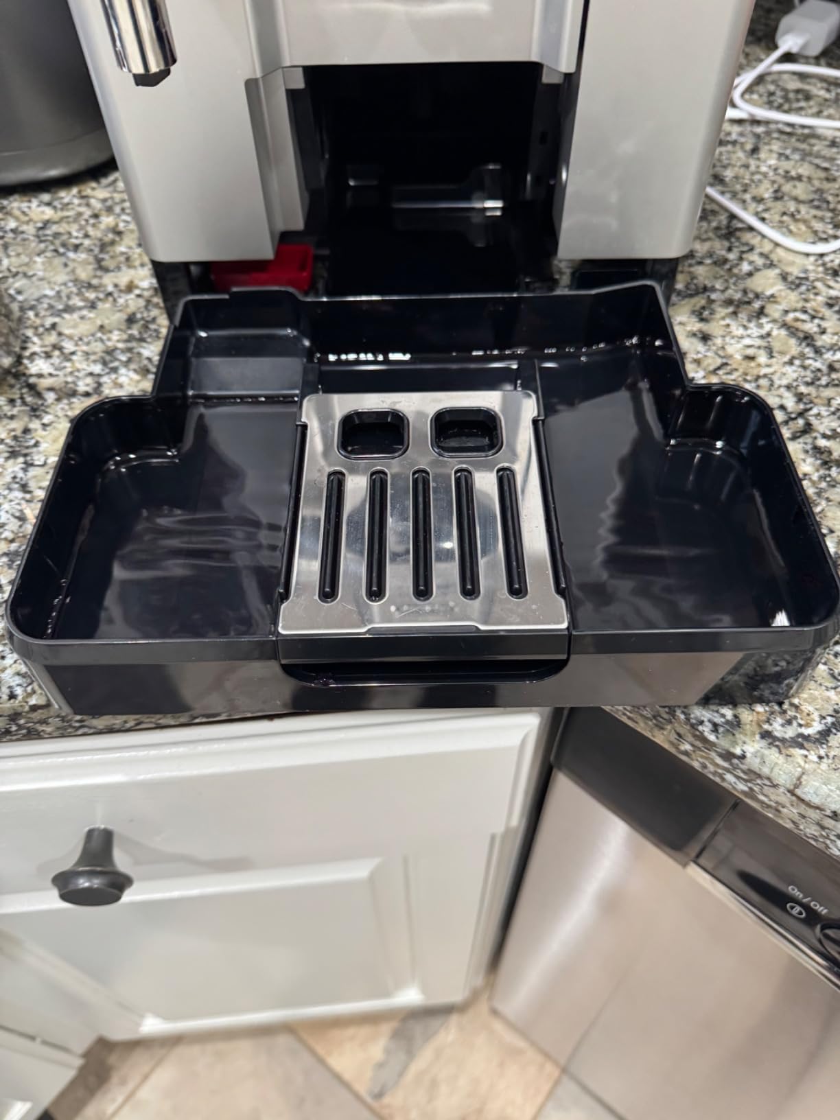 De'Longhi Eletta Explore Espresso Machine with Coffee Grinder, Milk Frother | #1 Worldwide Espresso Machine Maker, 50+ One-Touch Recipes, Travel Mug, Hot & Cold Frother, Built-in Grinder, 4 User Profiles customer photo 1