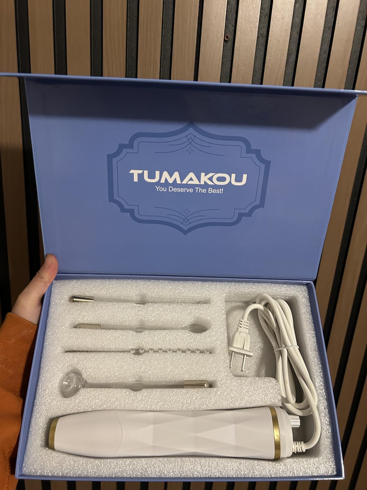 High Frequency Facial Device - TUMAKOU Blue High Frequency Facial Wand | Portable High Frequency Machine with 4 Fusion Neon + Argon Wands customer photo 1