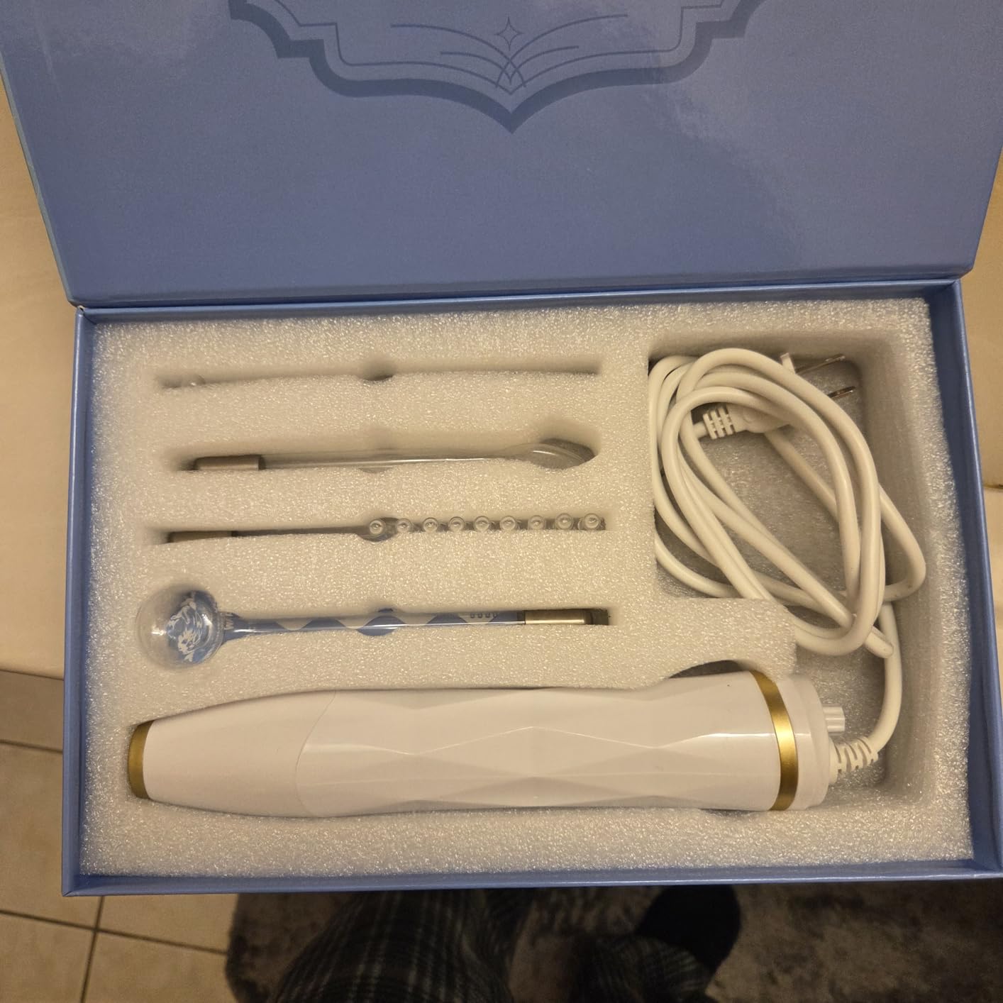 High Frequency Facial Device - TUMAKOU Blue High Frequency Facial Wand | Portable High Frequency Machine with 4 Fusion Neon + Argon Wands customer photo 2