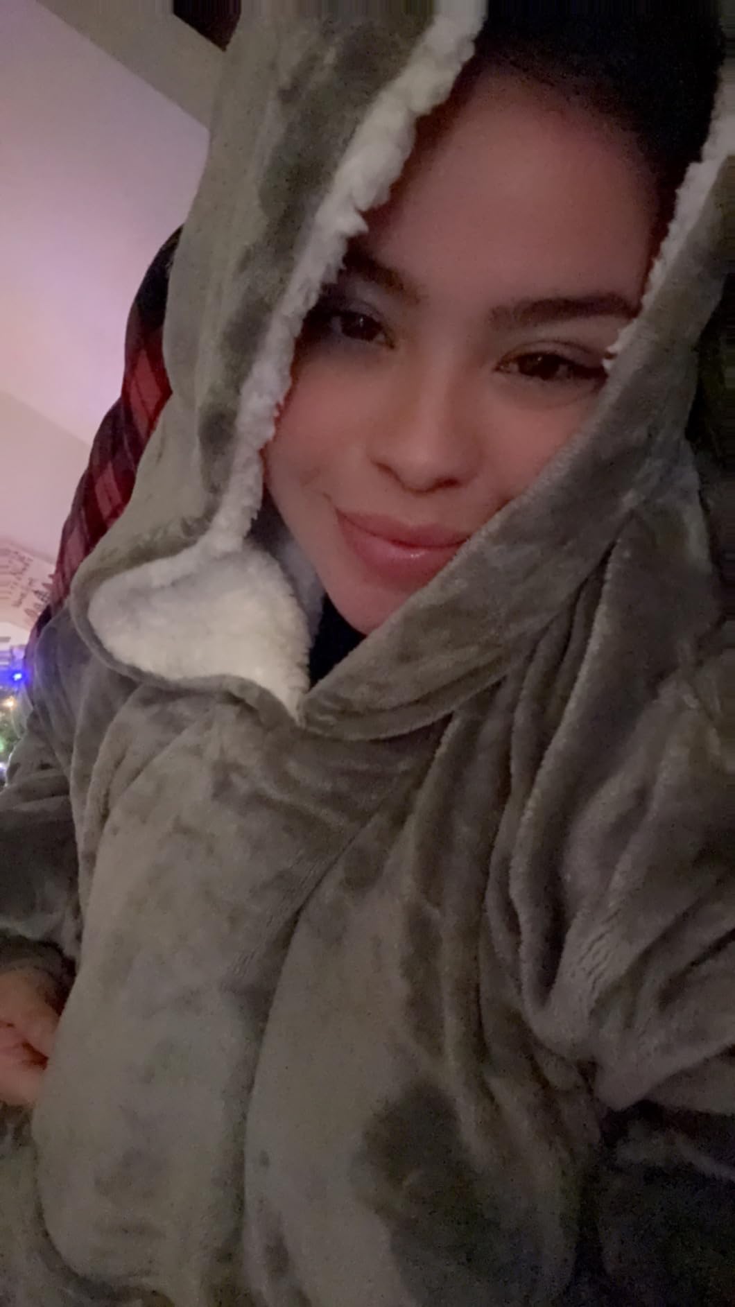 Wearable Heated Blanket Cordless Oversized Hoodie Sweatshirt | Wireless Portable Battery Operated Plush Sherpa Flannel Outdoor Heating Hoodie Throw for Adult Men Women customer photo 2