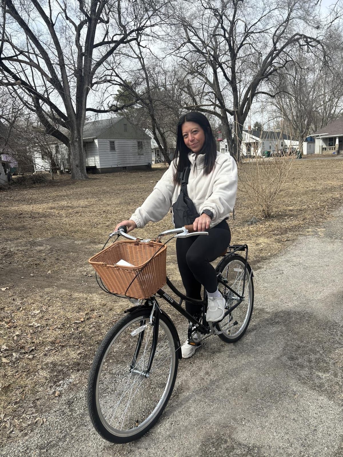 AVASTA Vela 26 Inch Women Female Hybrid Bike, Dual V-Brake, Wide Saddle, Step-through Frame with Smooth 6-Speed for Comfortable Commuting customer photo 2