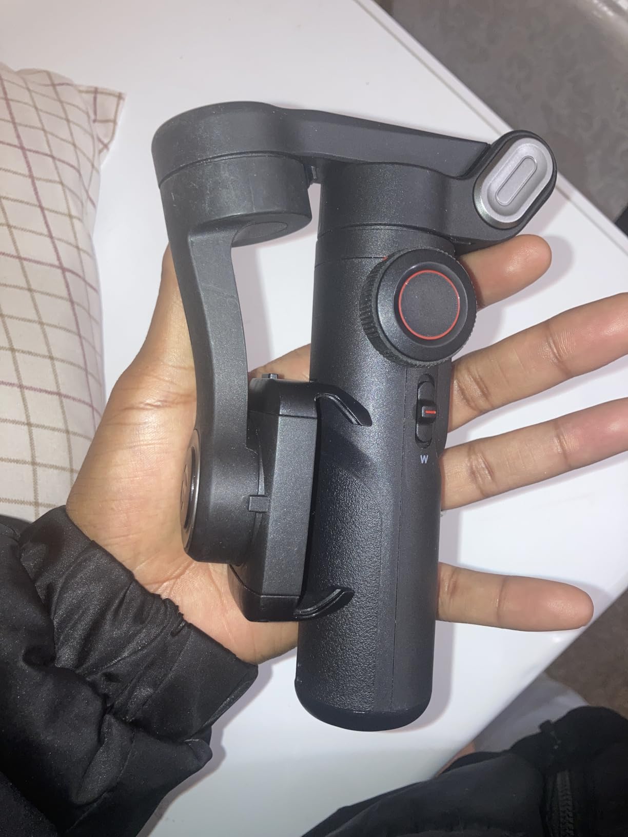 AOCHUAN Smart XE w/Focus/Object Track Gimbal Stabilizer for iPhone | Foldable Handheld Phone Stabilizer for Video Recording, 3-Axis Gimbal for iPhone 17 16 15 Pro Max, Face/Object Tracking in APP customer photo 2