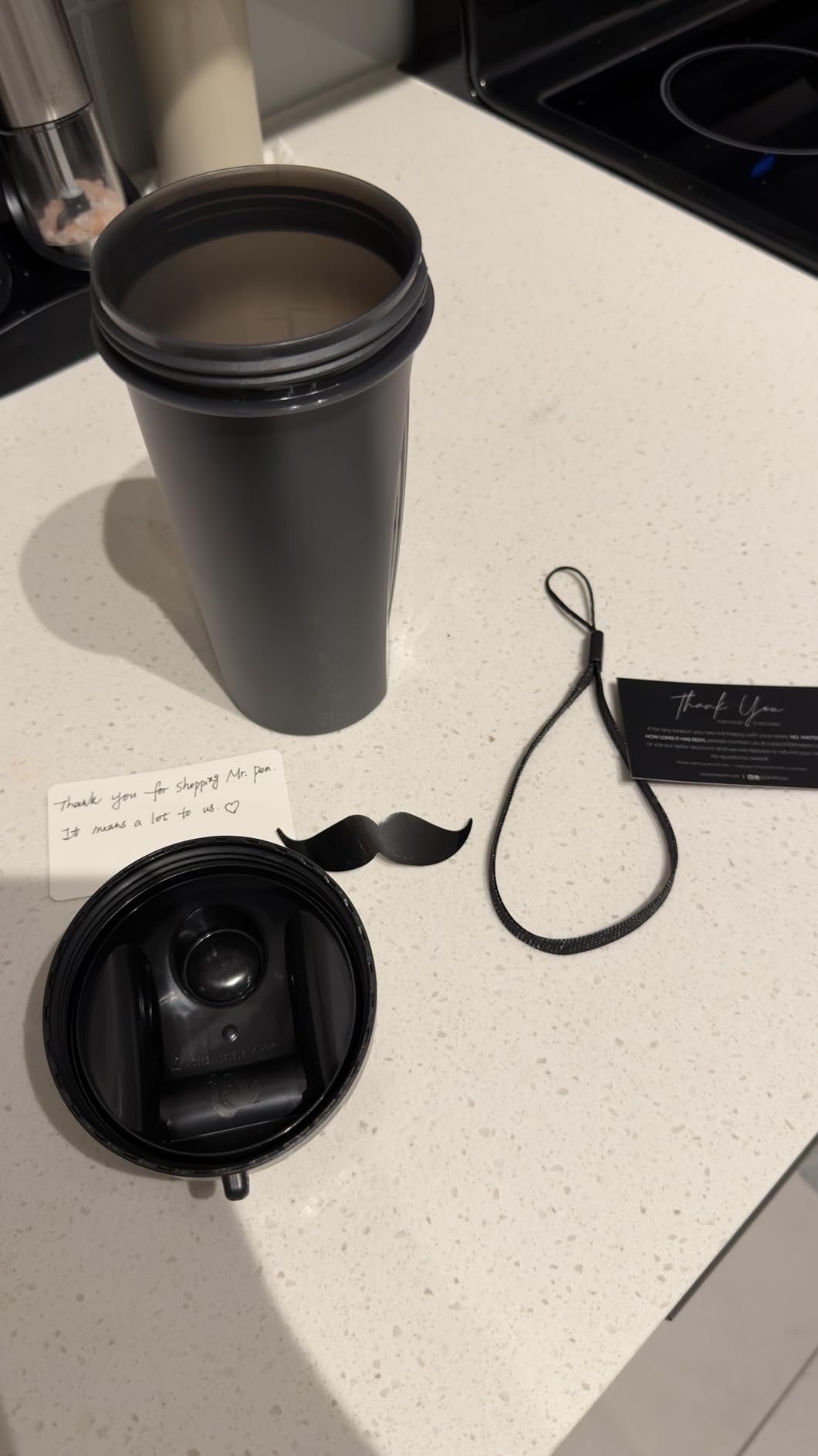 Mr. Pen- Shaker Bottles for Protein Mixes, 28 oz, Leak Proof | Shaker Cups with Stainless Steel Wire Whisk Ball for Protein Shakes and Pre Workout customer photo 2