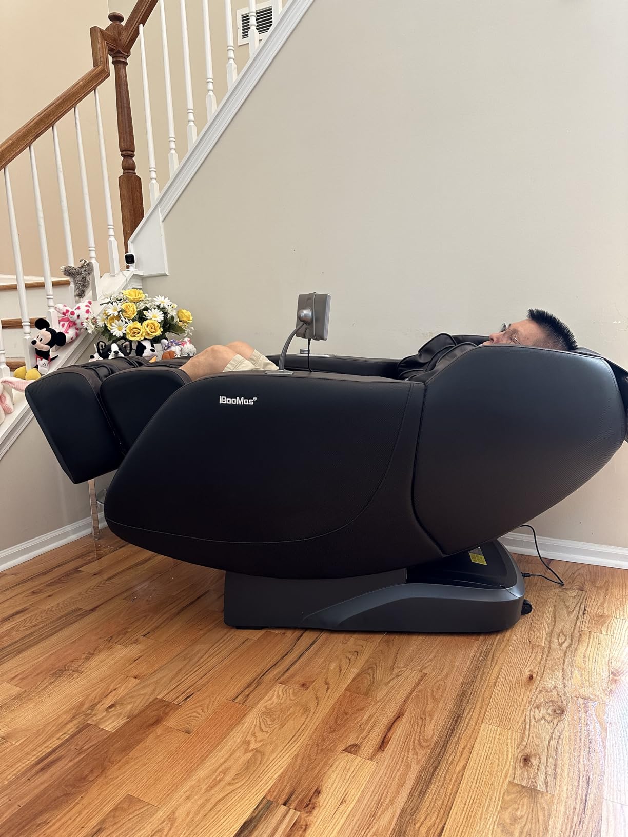 iBooMas Massage Chair Full Body, Zero Gravity SL-Track Shiatsu Recliner | 6 Massage Intensities, 24 Auto Modes, 42 Airbags, 5 Heating Area, Body Scan, Extendable Footrest, Foot Roller (Brown+Black) customer photo 2