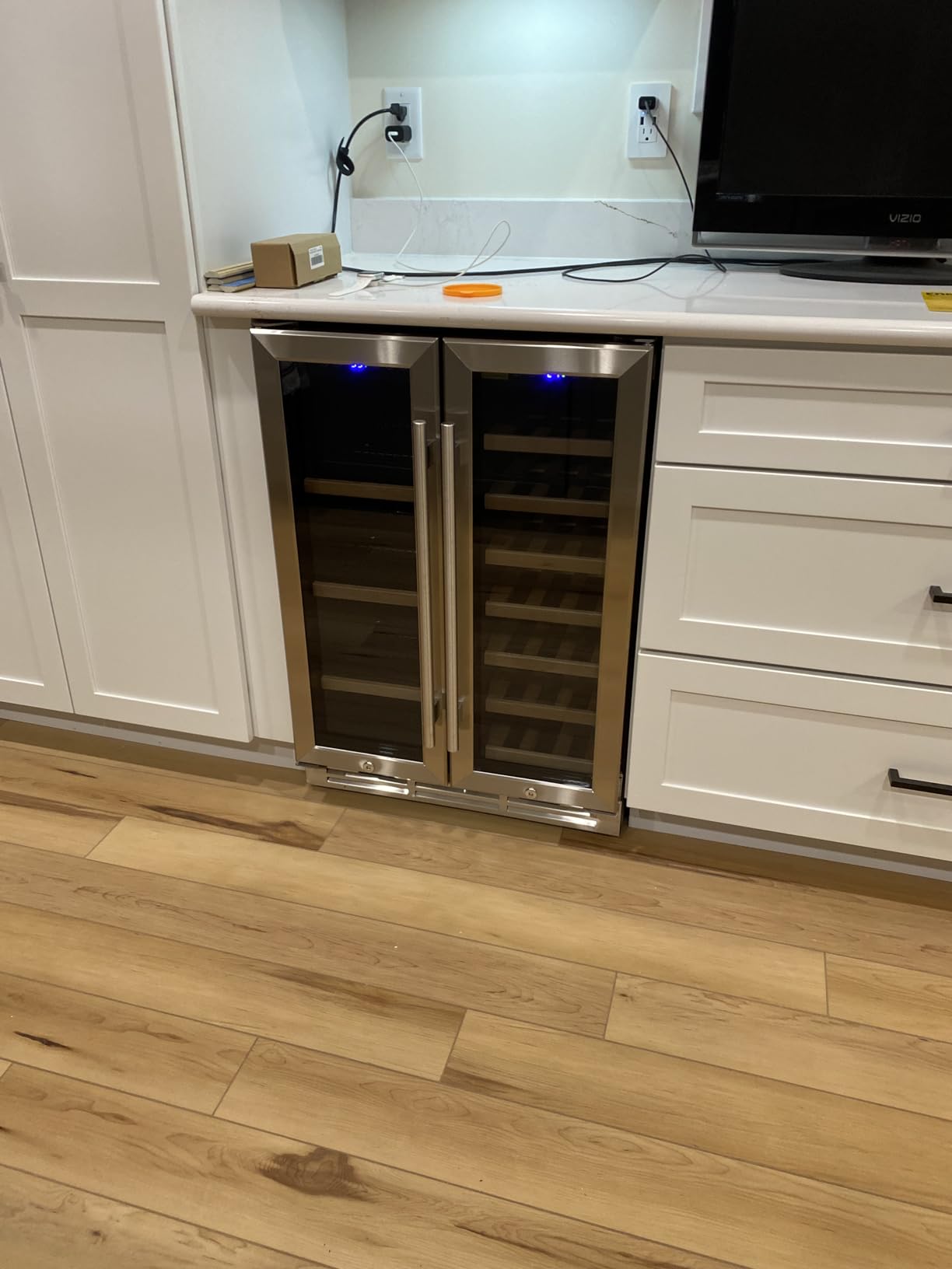 EUHOMY Wine and Beverage Refrigerator, 24 Inch Dual Zone Wine Cooler | Built-in or Freestanding, 21 Bottles & 88 Cans Glass Door, Removable Shelves, LED Light, Digital Temperature Control customer photo 2