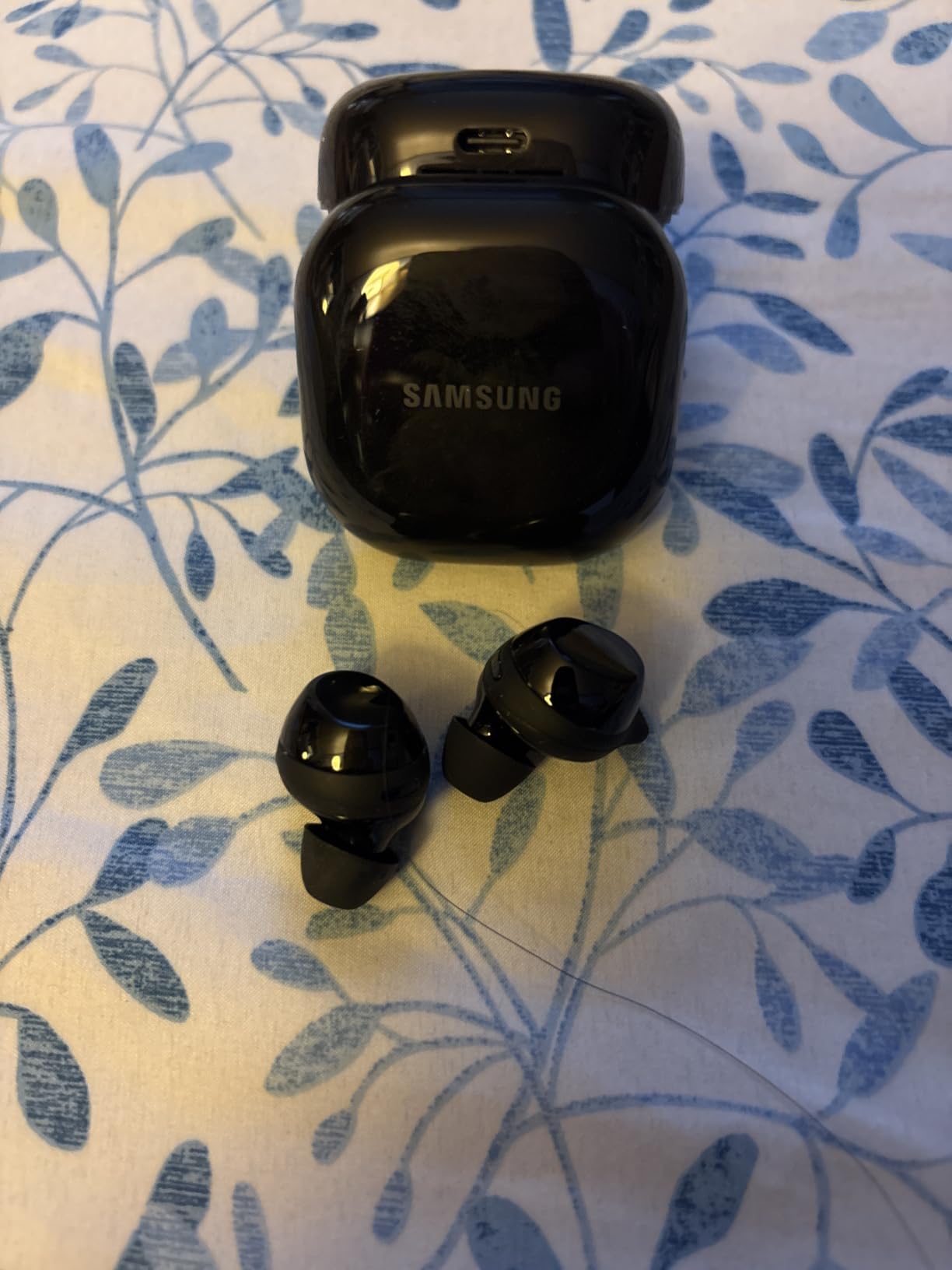 Samsung Galaxy Buds Fan Edition (FE) SM-R400, Active Noise-Cancelling, Wireless Bluetooth v5.2 Earbuds, Android 8.0 and Up - Graphite customer photo 2
