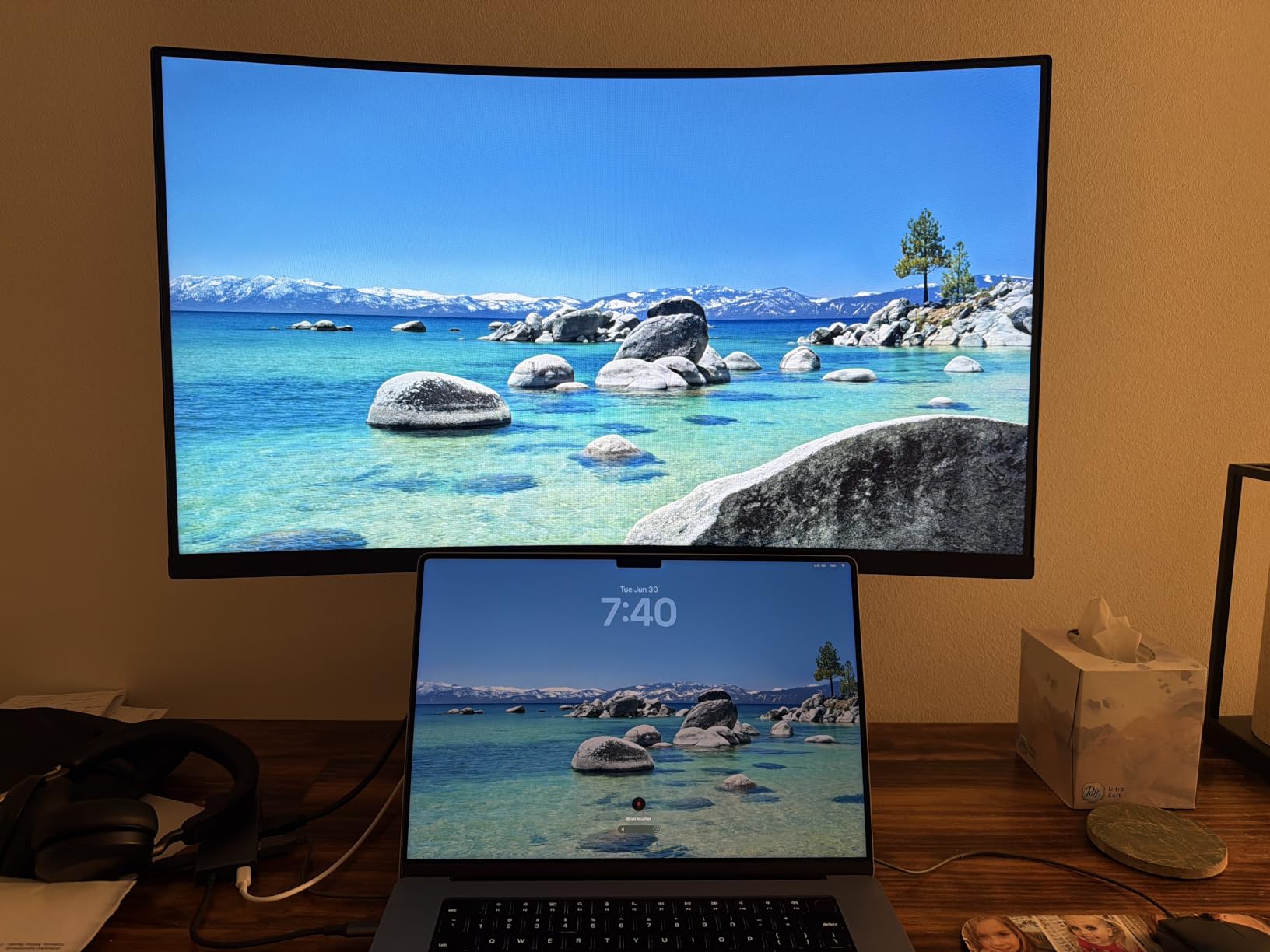 LG 32MR50C-B Curved Monitor 32-Inch FHD 100Hz AMD FreeSync OnScreen Control Dynamic Action Sync Black Stabilizer Tilt Stand (HDMI) - Black customer photo 2
