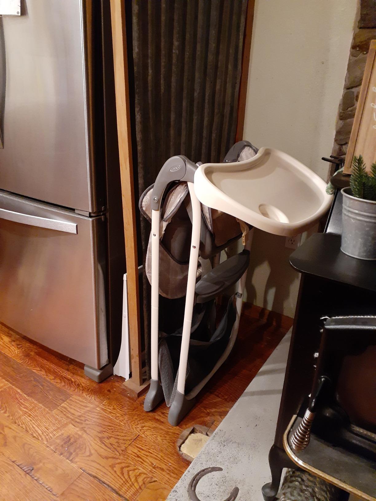 Graco Made2Grow 5-in-1 Convertible Highchair Adjustable Baby to Toddler Seat, Hudson customer photo 1