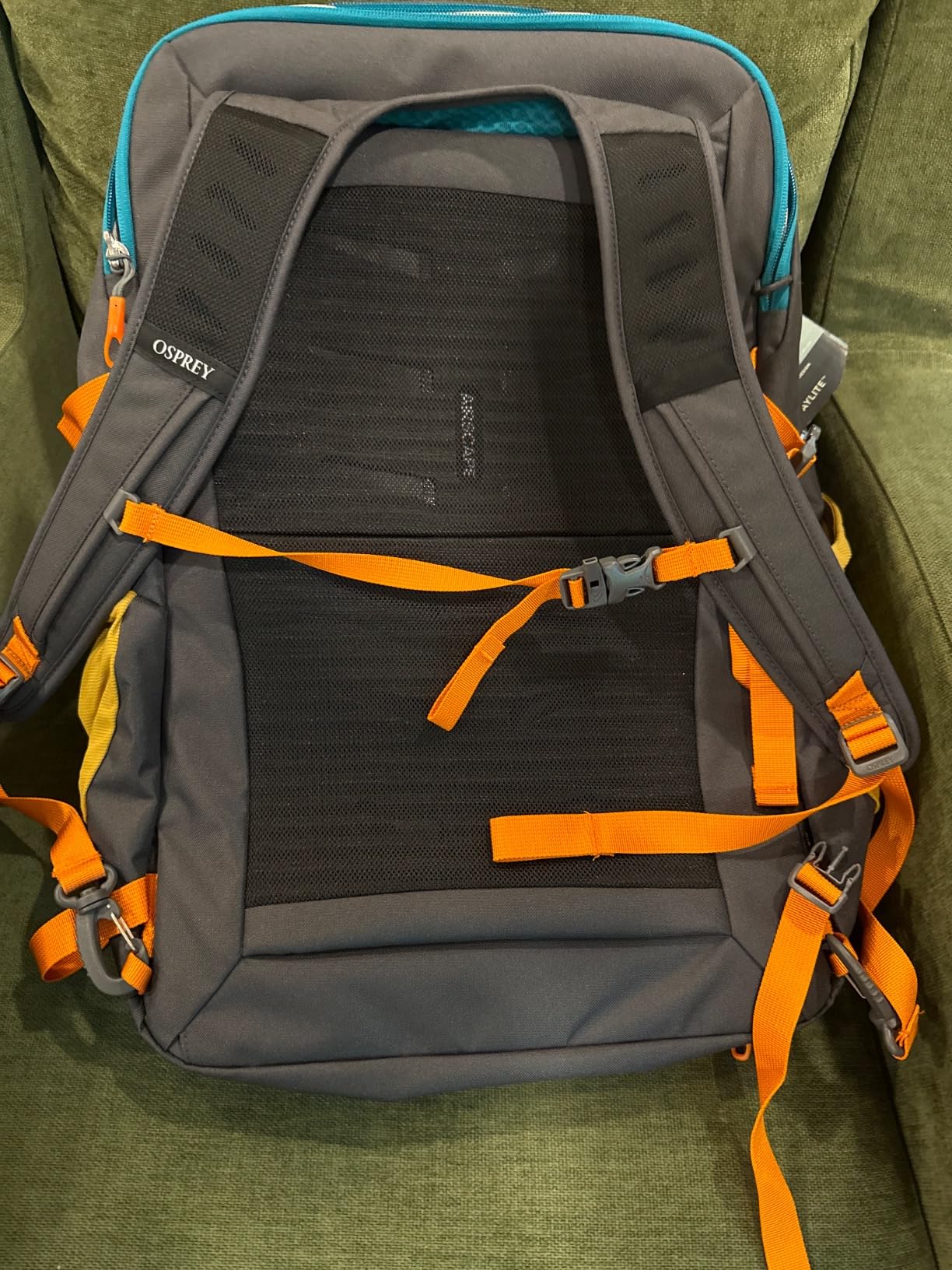 Osprey Daylite 44L Carry-On Travel Pack, Black OS | Travel Backpack, Carry On Bag, Laptop Sleeve, Personal Item, Flight Friendly customer photo 1