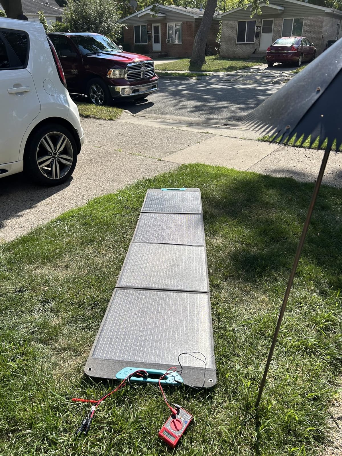 Renogy 200W Portable Solar Panel for Power Stations, 25% Efficiency | N-Type 200 Watt Foldable Solar Panel with Kickstand, Lightweight USB-A/Type-C Outputs, for Camping, RV, Blackout, Off-Grid customer photo 1