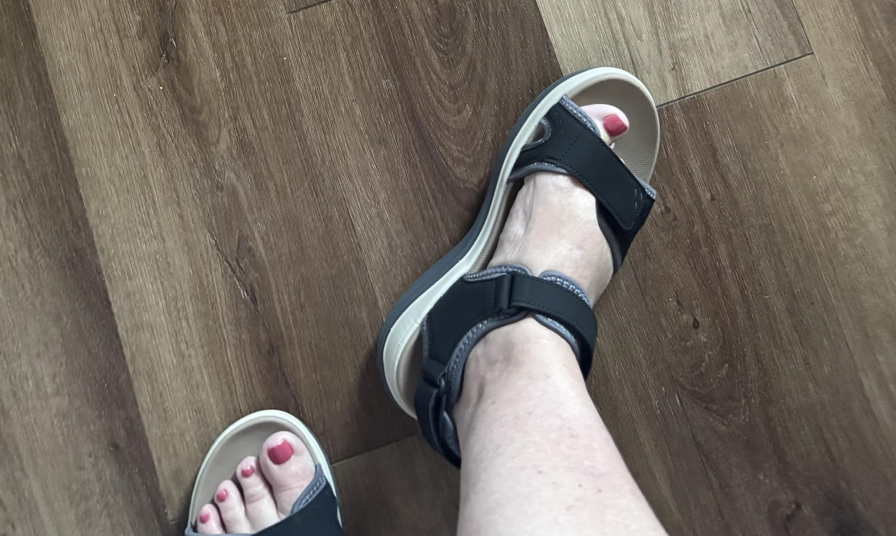 FitVille Women's Orthopedic Wide Sandals Casual Arch Support Flat Sandals customer photo 2