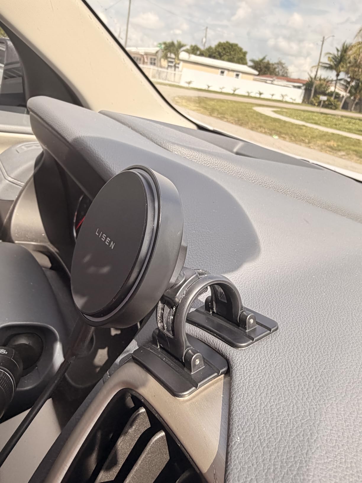 LISEN 15W MagSafe Car Mount Charger, Magnetic Phone Holders for Your Car | Dual Mounting Type for 99% Vehicles Magsafe Car Mount, 15W Magnetic Wireless Car Charger for iPhone 17-12 customer photo 2