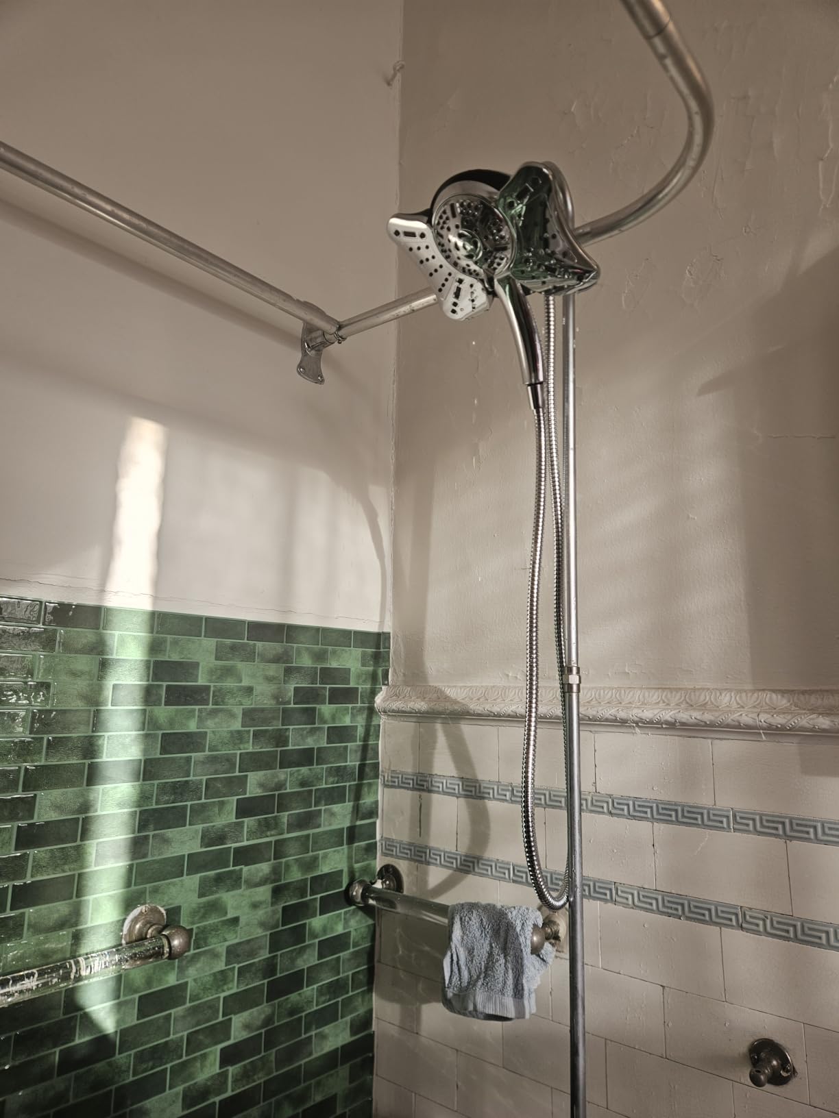 GRICH 2.5GPM Shower Head with Handheld Spray Combo: 2 in 1 Rainfall Shower Heads high pressure & Handheld Shower Head, 9 Spray Modes/Settings Detachable Shower Head with 60 Inch Hose customer photo 2