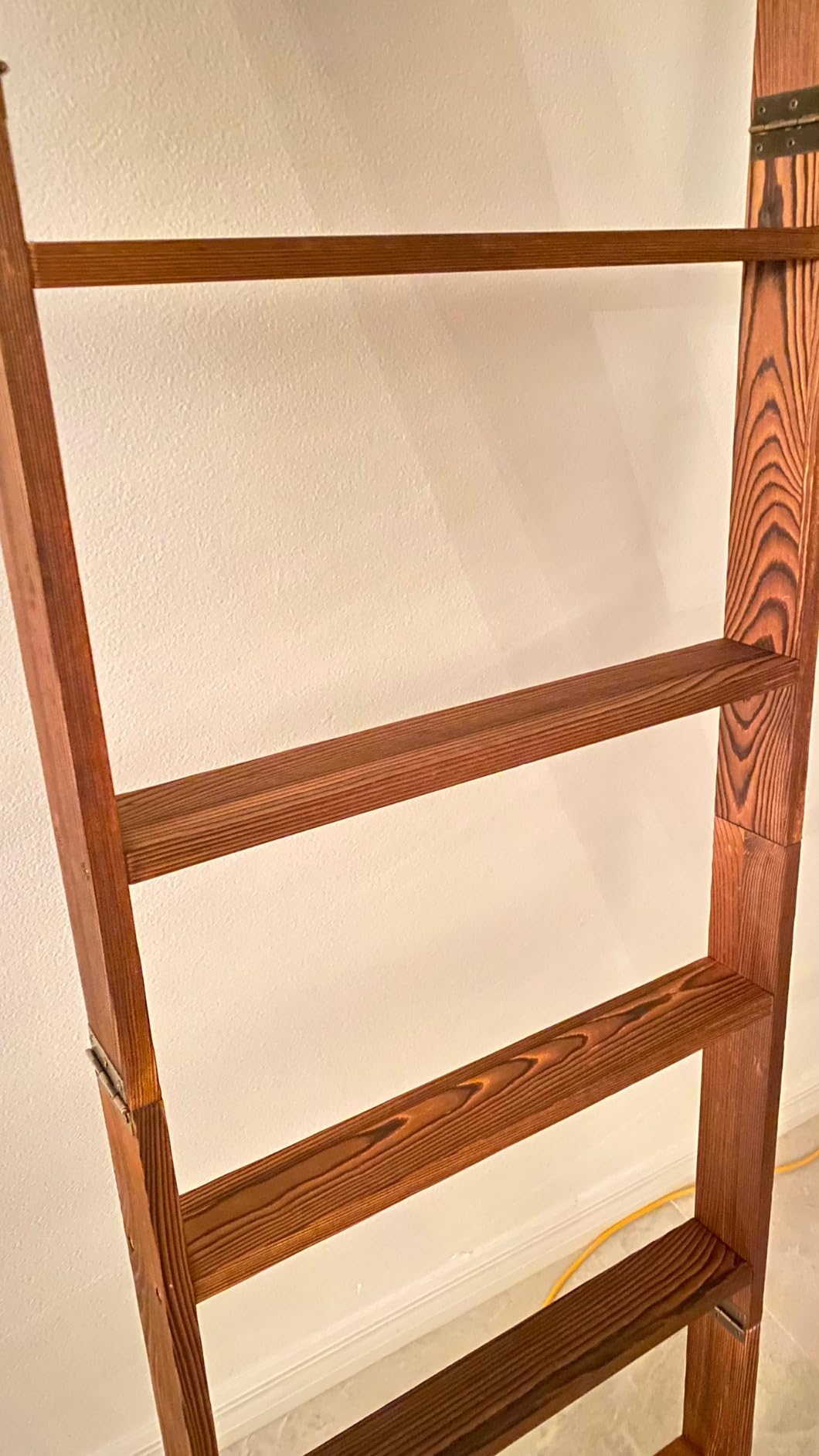 Blanket Ladder for Living Room and Bedroom, 6-Tier Decorative Display Ladder Shelf, Ladder Rack for Storage and Decor, Wall Leaning Farmhouse Blanket Storage, Towel Rack, Bathroom, Brown customer photo 1