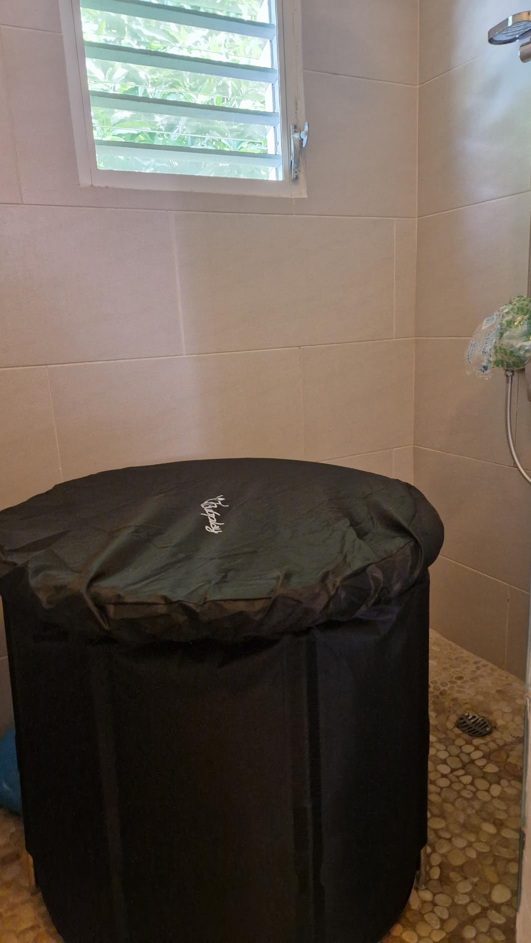 Ice Bath Cold Plunge Tub with Cover for Indoor Outdoor for Recovery, Cold Water Therapy, Athletes & Adults - 105 Gallons, Black, XL customer photo 1