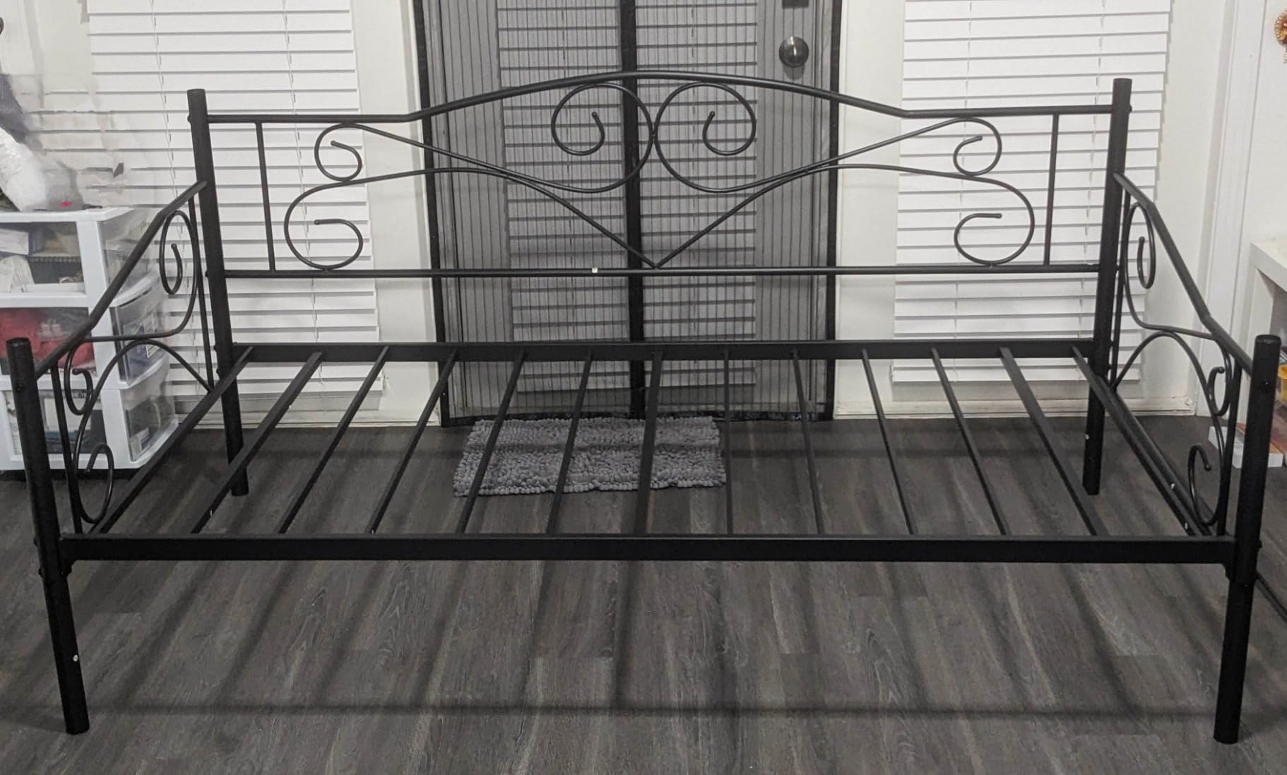 VECELO Twin Size Daybed Frame Metal Steel Slat Support with Headboard Sofa Bed Platform for Living Room, Guest Room, Easy Assembly, Black customer photo 2