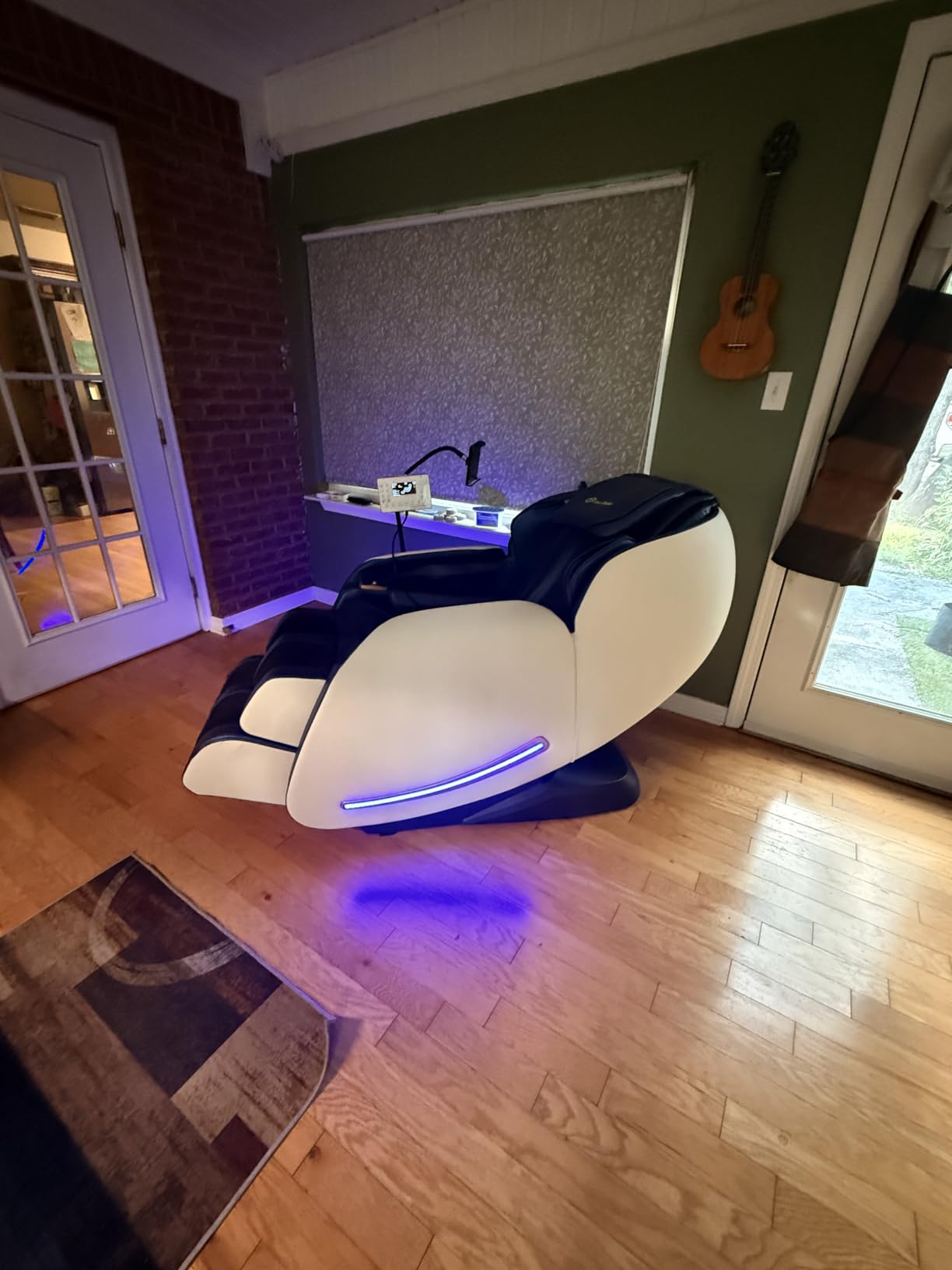 Real Relax Massage Chair Full Body with Unique Phone Controller, Heart and Blood Measurement, Zero Gravity 3D SL-Track Recliner with APP Control, Child Lock, Pause Button, Back Pad, Favor-06, Dark Brown customer photo 1